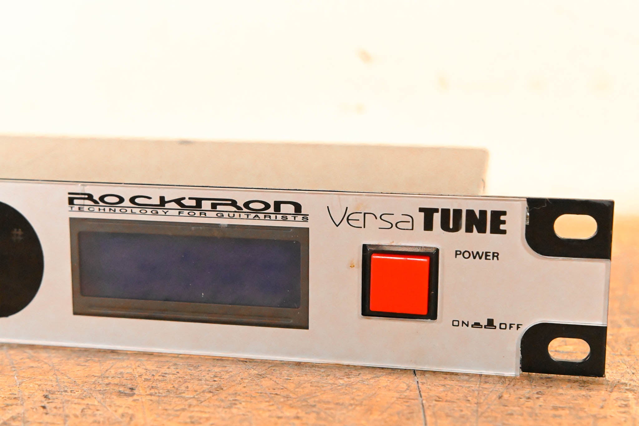 Rocktron Versatune Rack-Mountable Guitar Tuner
