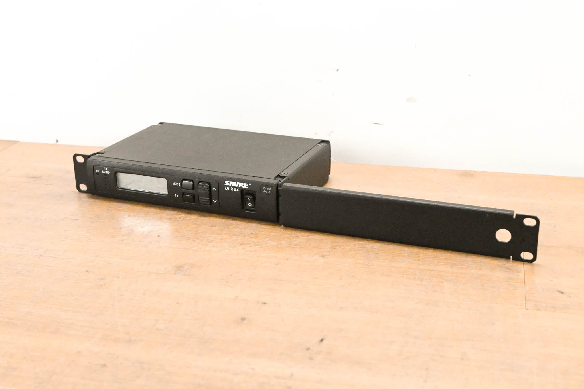 Shure ULXS4 Wireless Receiver - J1 Band: 554-590 MHz (NO POWER SUPPLY)