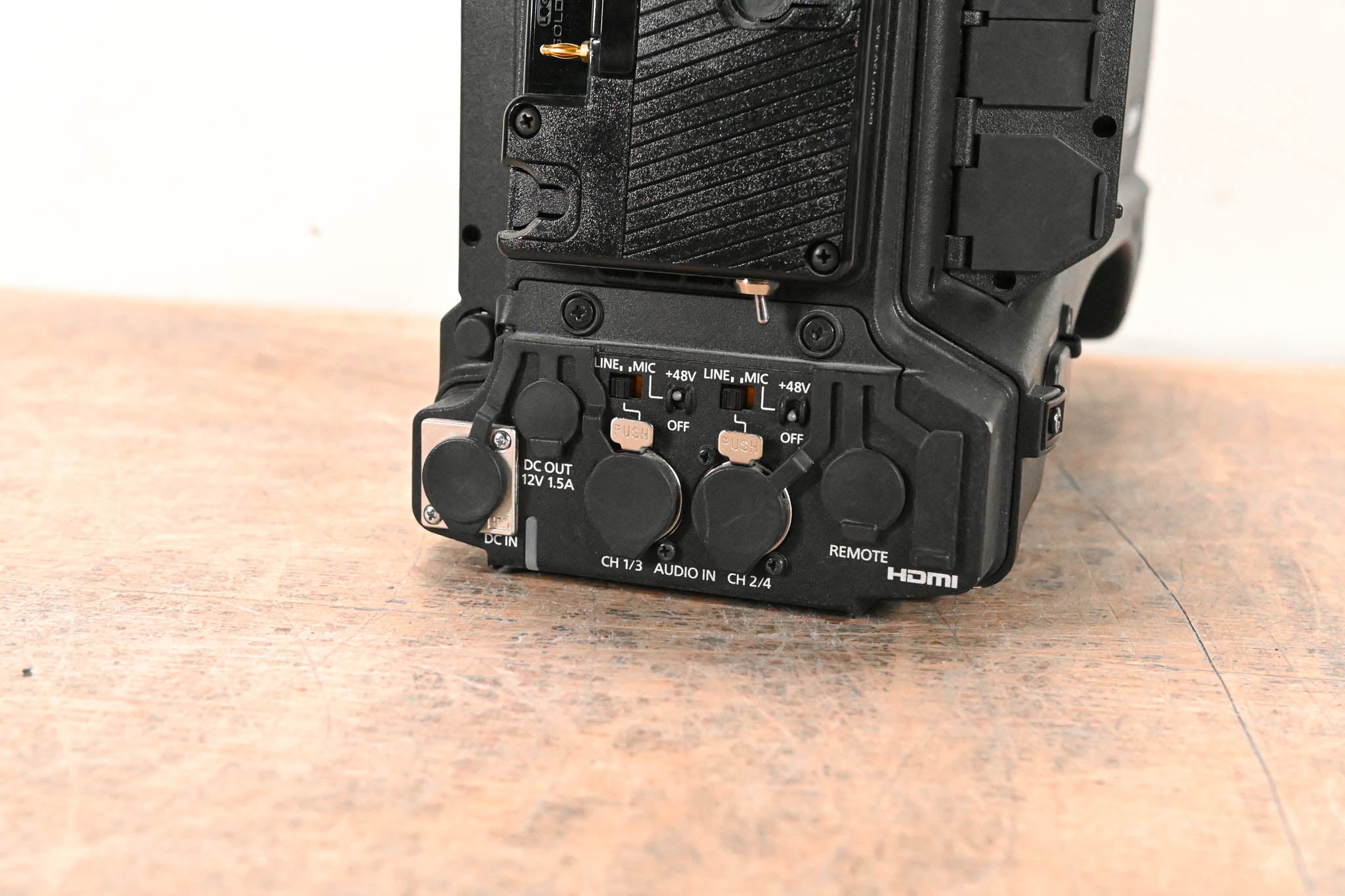 Panasonic AG-HPX610P P2 HD Shoulder-Mount Camcorder