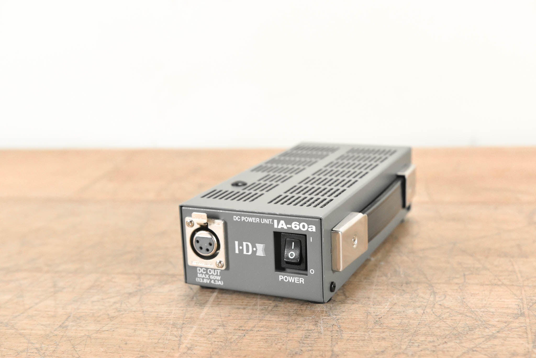 IDX System Technology IA-60a Single-Channel DC Power Supply