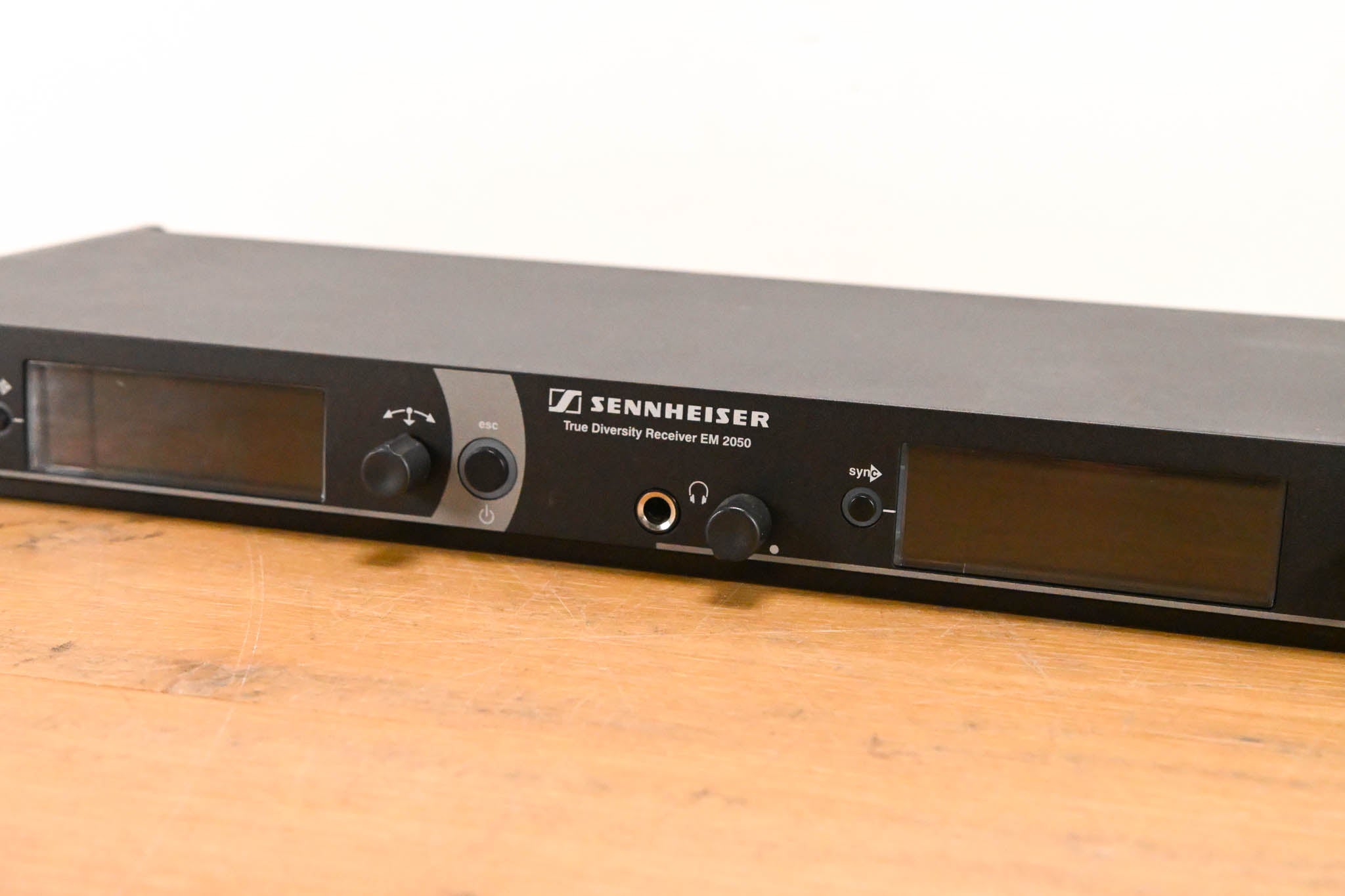 Sennheiser EM 2050 Wireless Receiver w/ Handheld - 558-626MHz NO CAPSULE