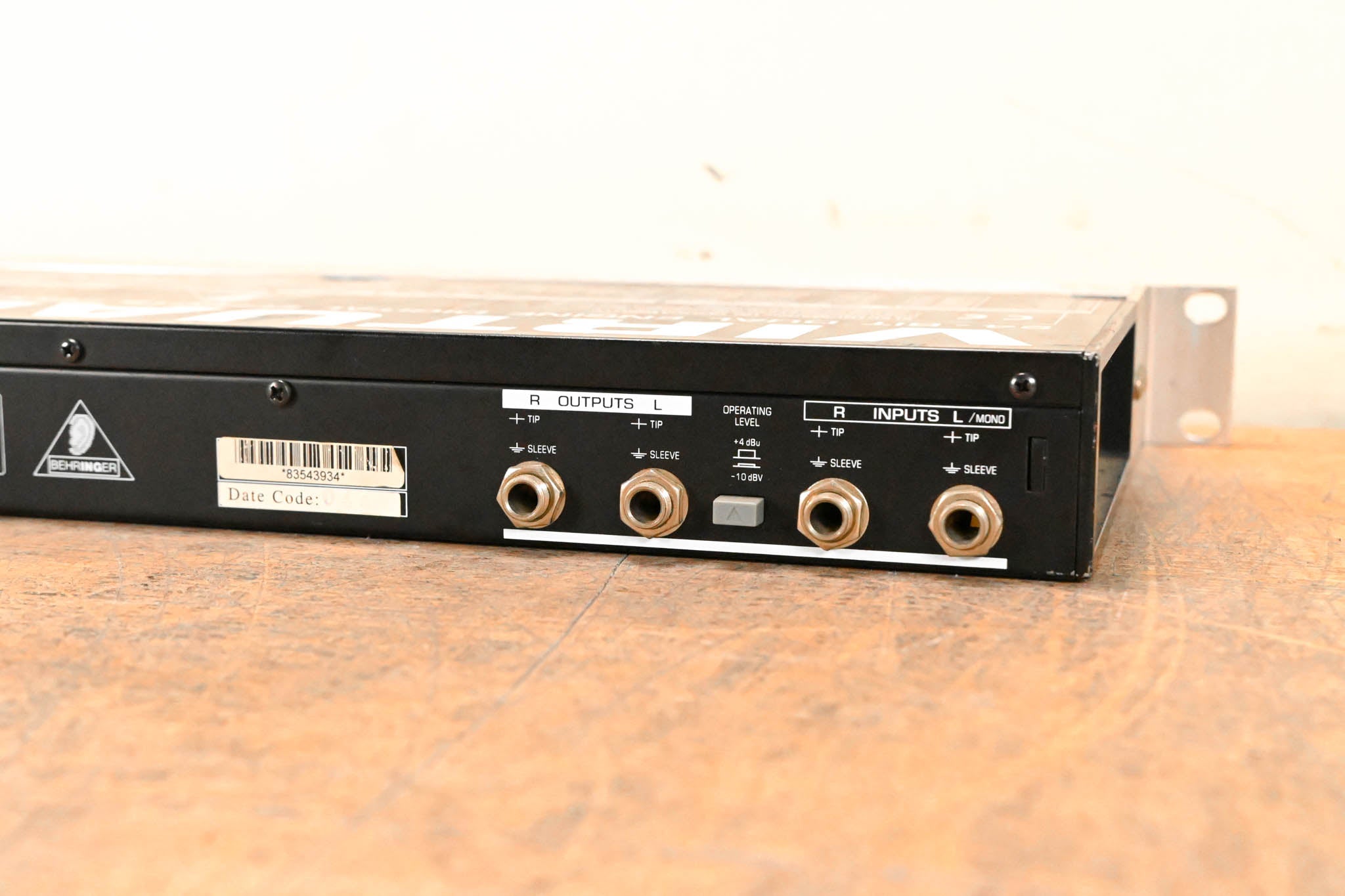 Behringer DSP 1000 Virtualizer 24-Bit Digital Effects Processor