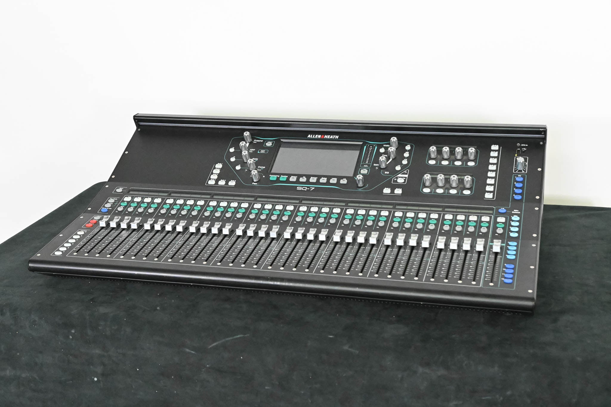 Allen & Heath SQ-7 48-Channel / 36-Bus Digital Mixer