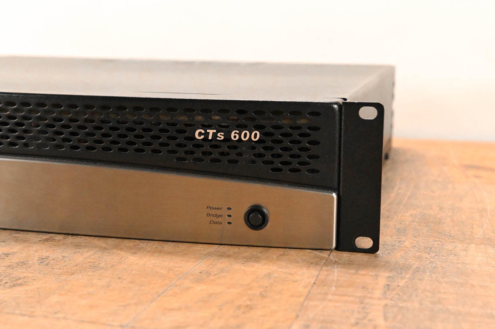 Crown CTs 600 Two-Channel 300W Power Amplifier