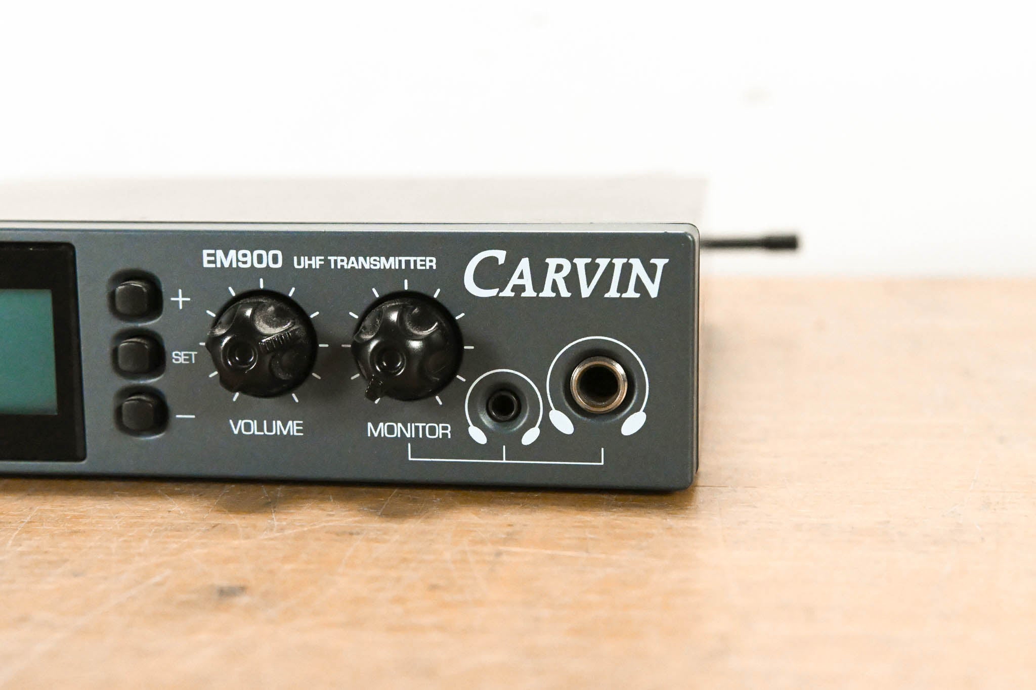 Carvin EM900 Wireless IEM System with EM901 Bodypack - 638-662 MHz