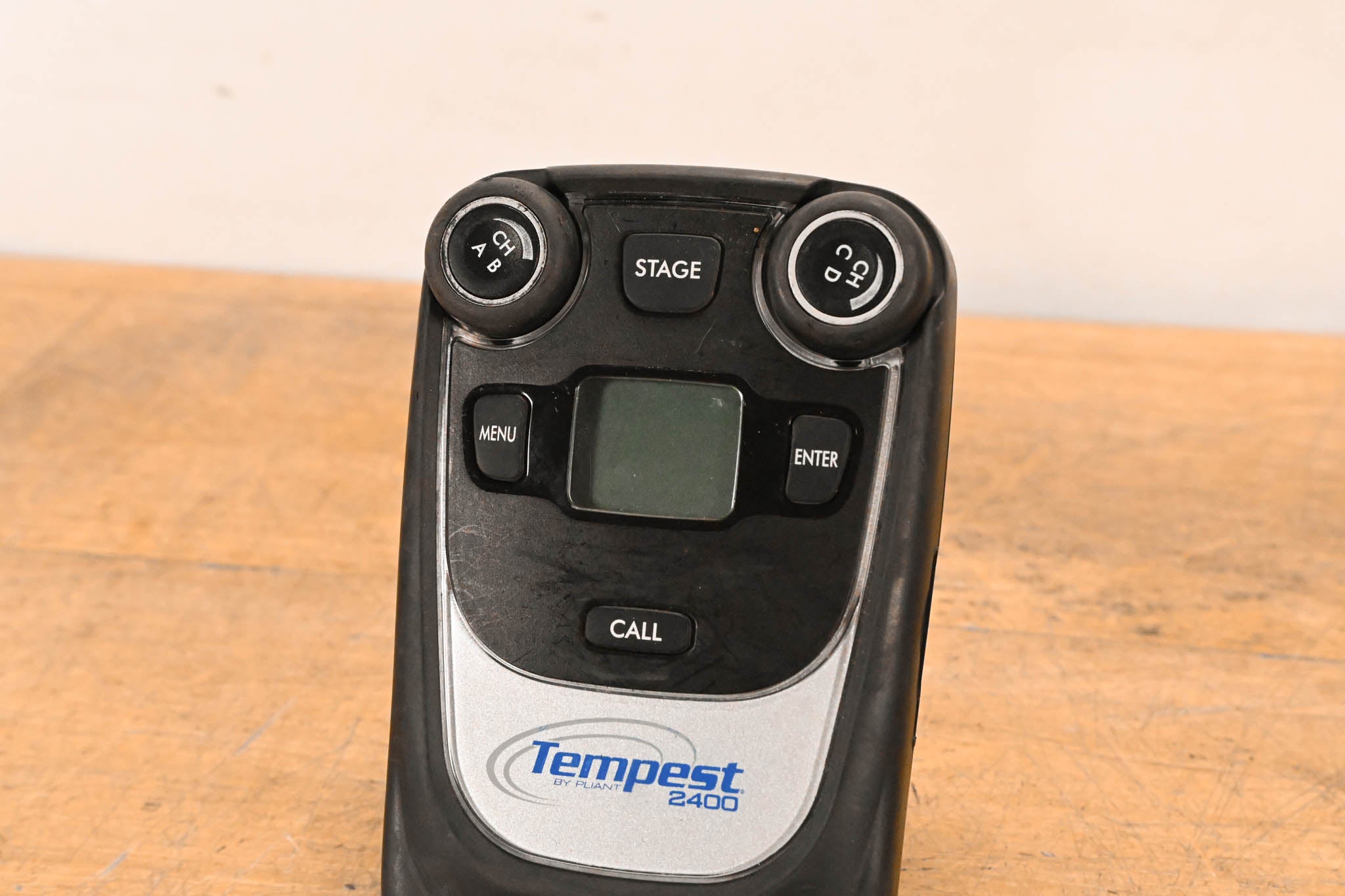 Clear-Com TMR42524INCC Tempest 2400 4-Channel Wireless Belt Station