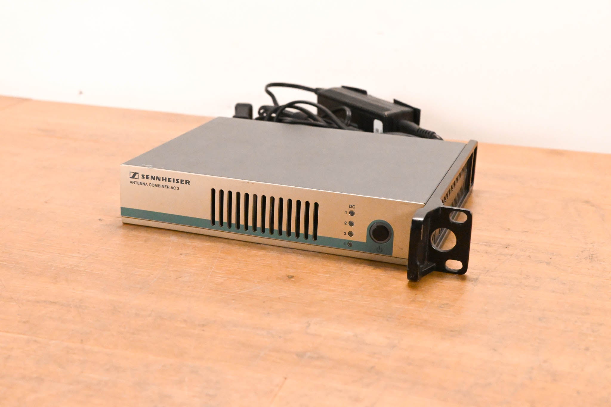 Sennheiser AC3 Antenna Combiner - 470-698 MHz