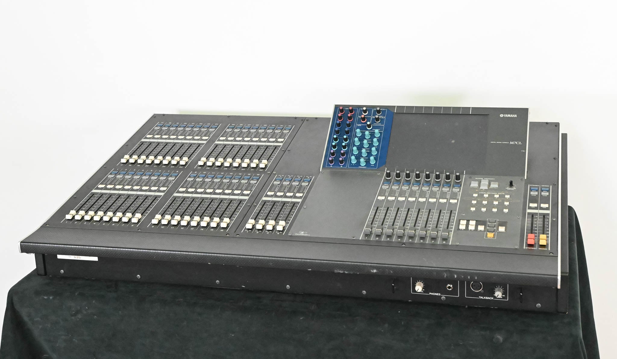 Yamaha M7CL-32 32-Channel Digital Audio Mixing Console