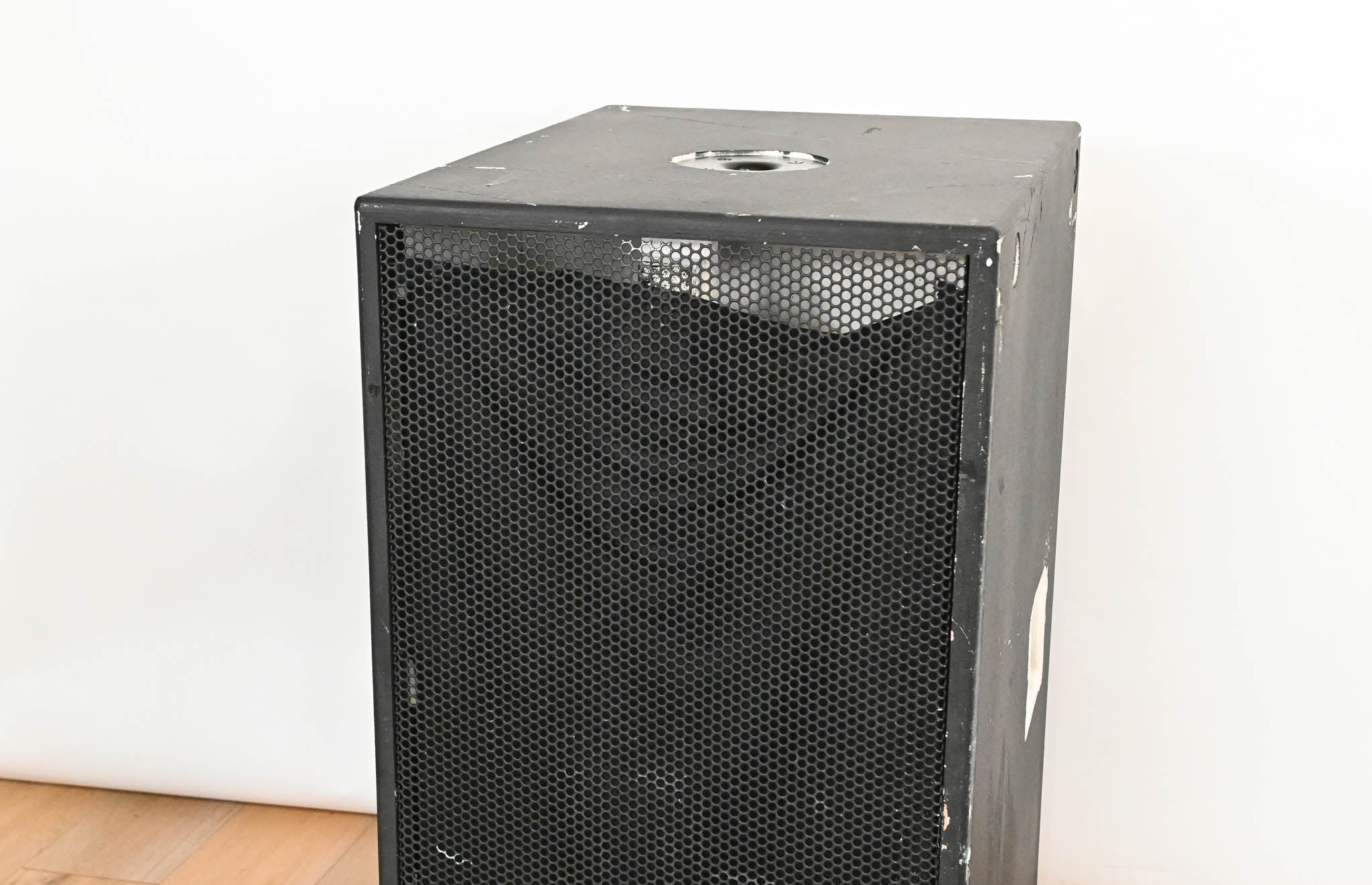 Electro-Voice (EV) QRx-118S 18" 600W Passive Subwoofer