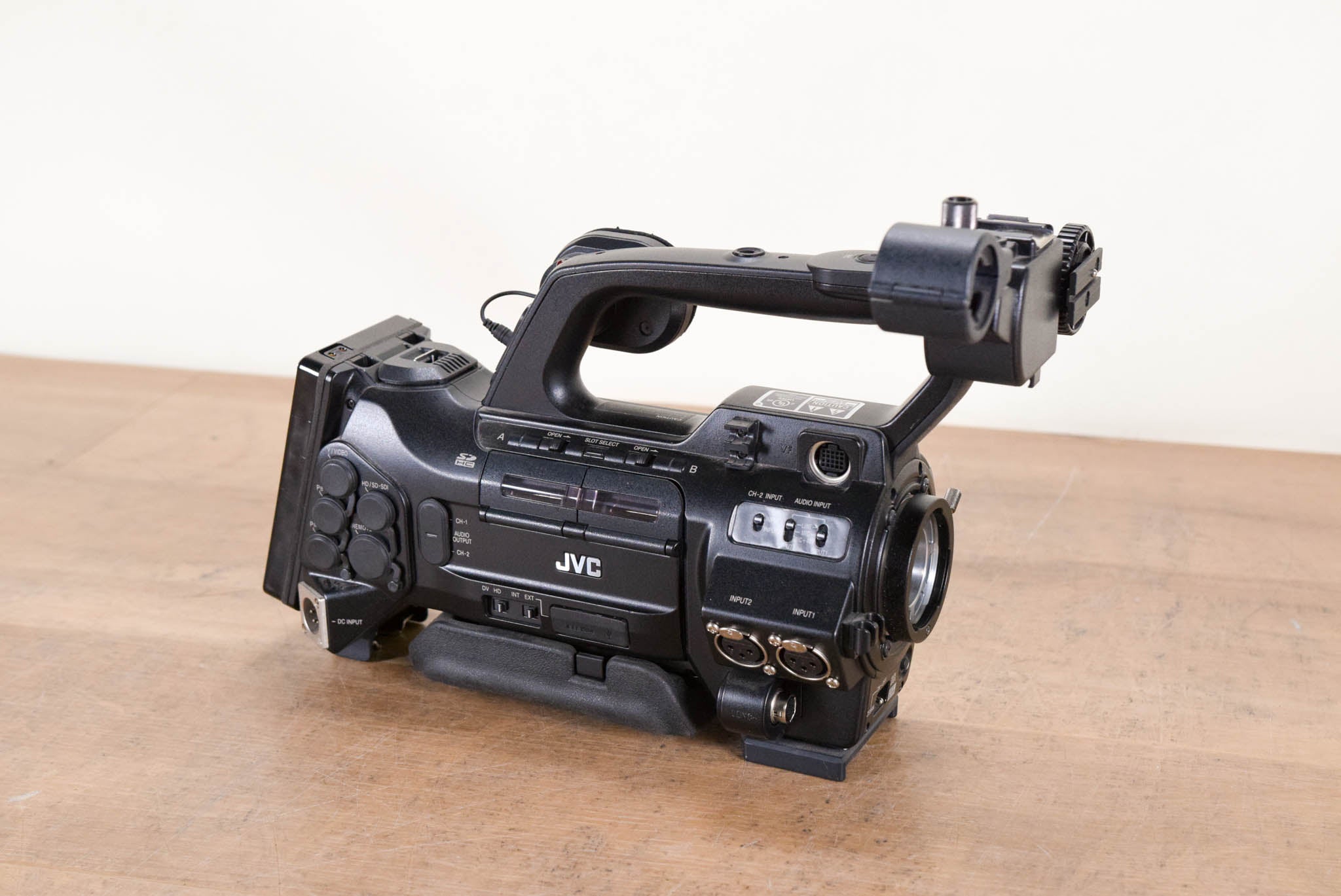 Selling JVC GY-HM700CHU Camcorder