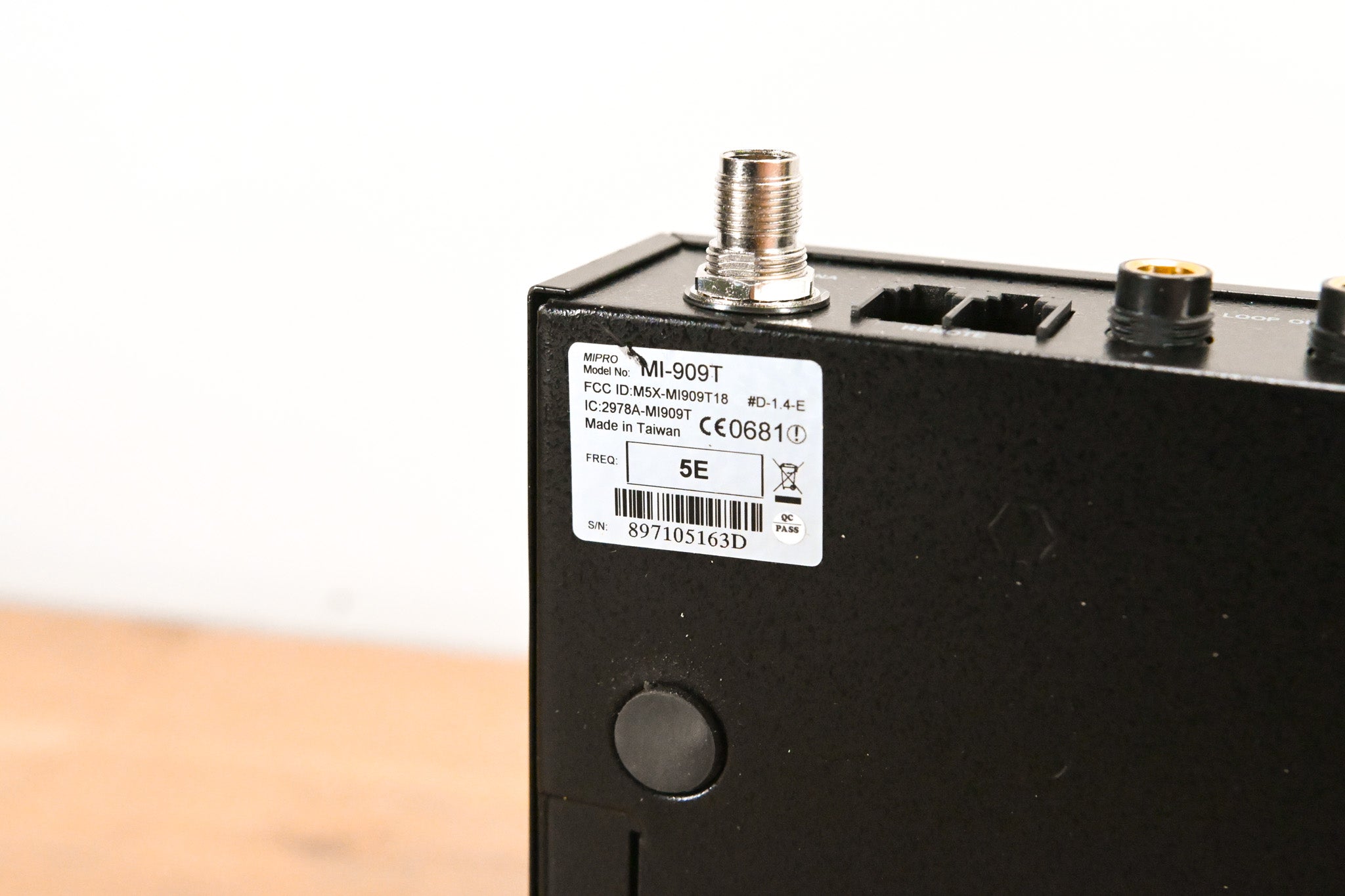 Mipro MI-909T/R Digital IEM System - 5E Range: 480-544 MHz (NO PSU)