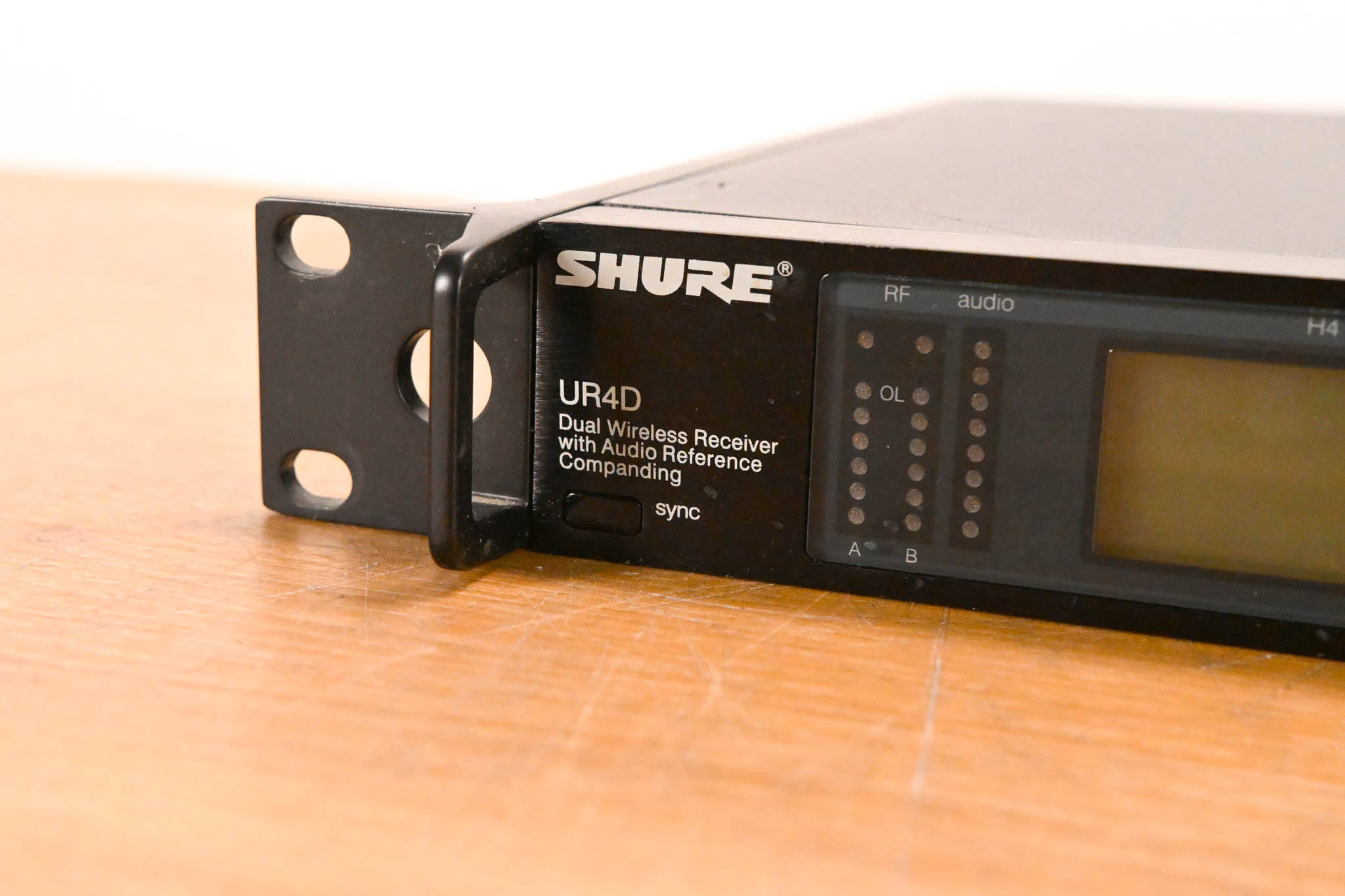 Shure UR4D Dual-Channel UHF Wireless Receiver - H4 Band: 518-578 MHz