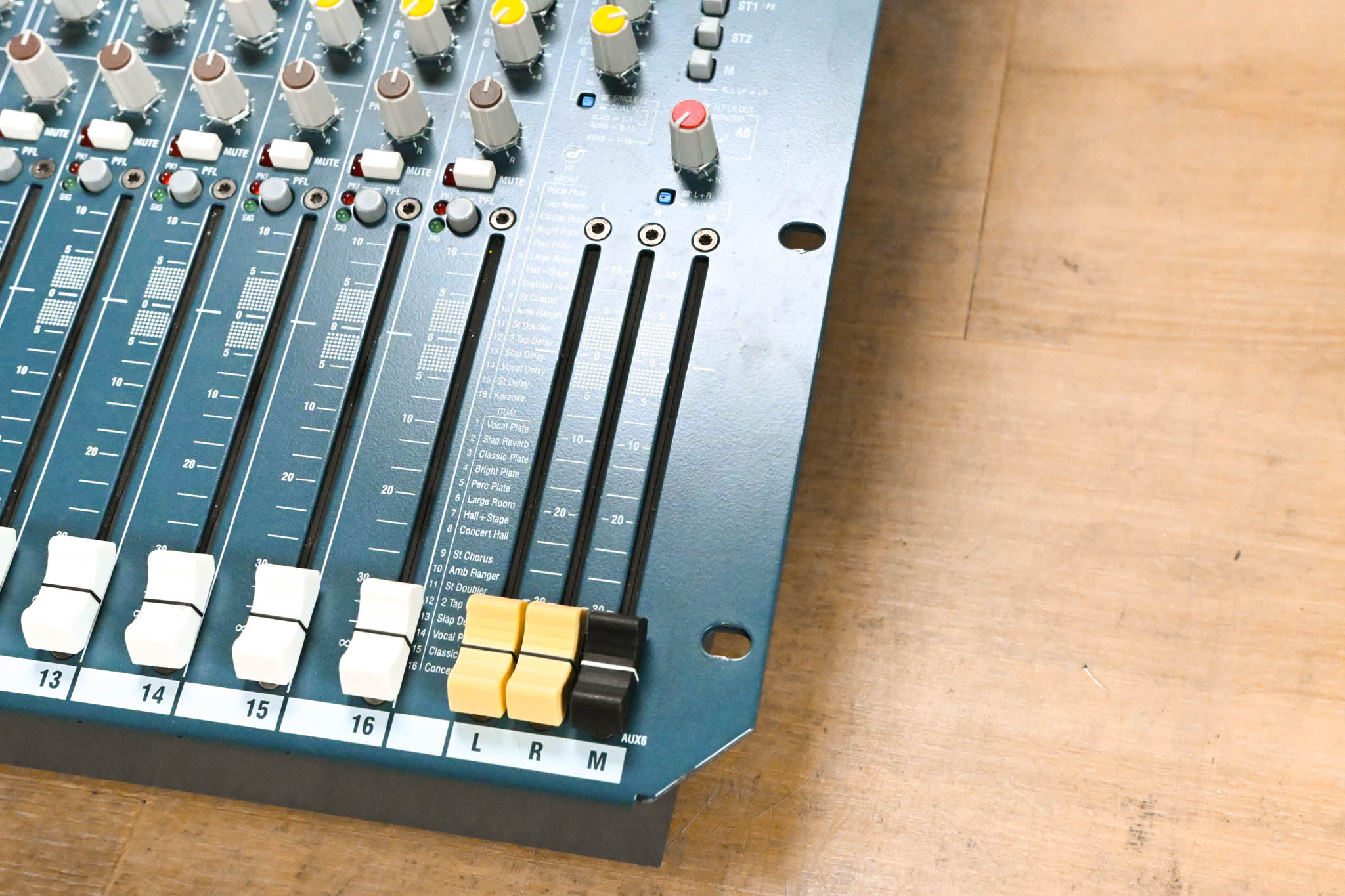 Allen & Heath MixWizard WZ3 16:2 16-Channel Analog Mixer