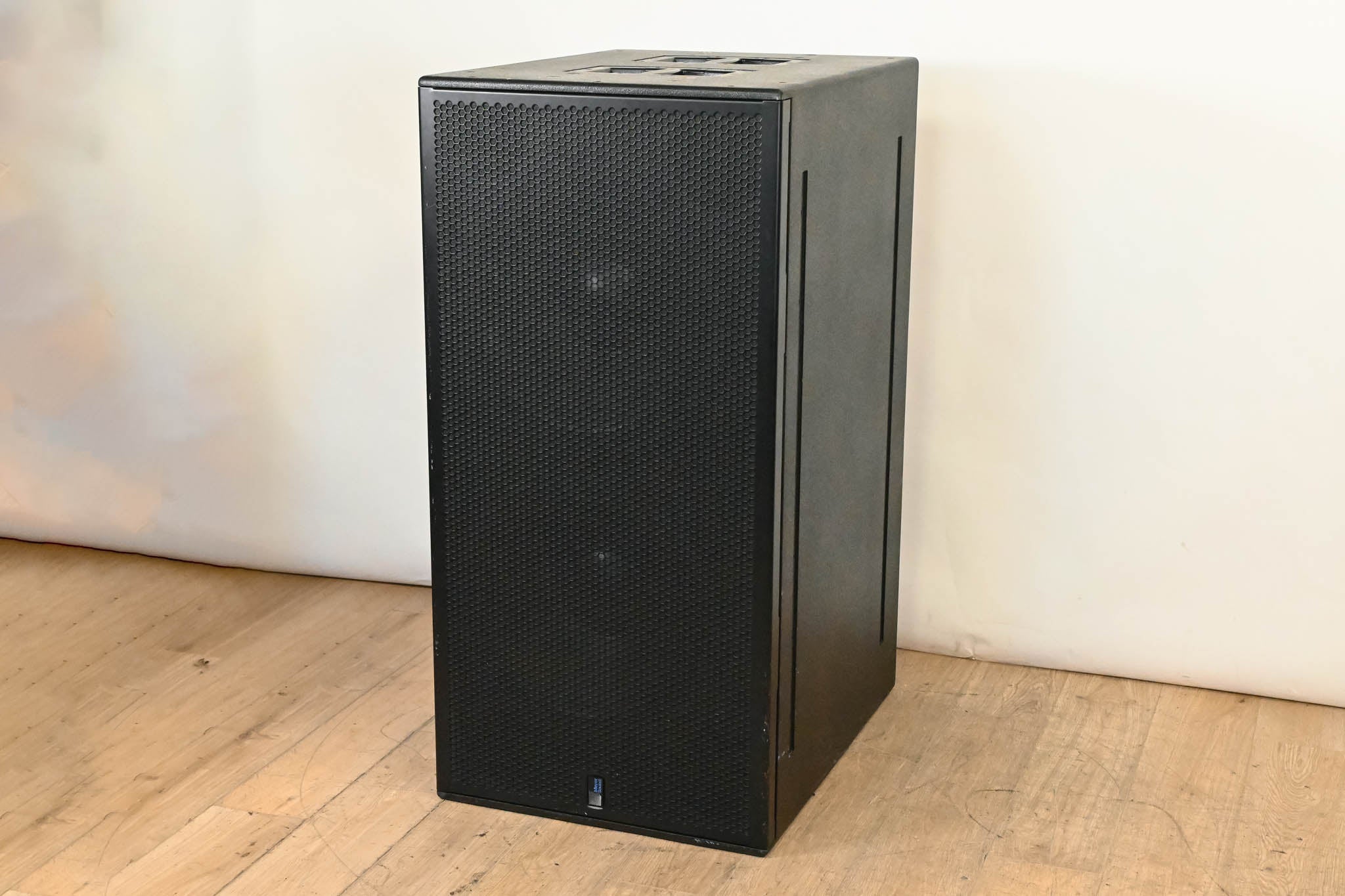 Meyer Sound 700-HP UltraHigh-Power Dual 18" Powered Subwoofer