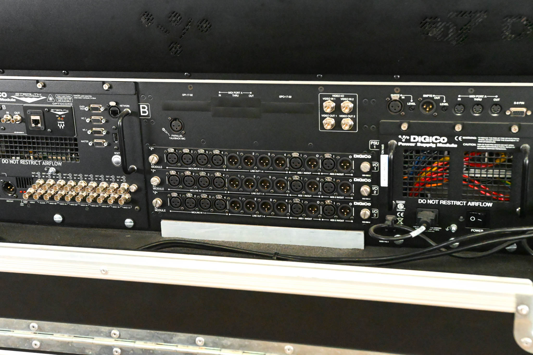 DiGiCo SD7 Digital Console w/Dual Engines, Waves, ST Optical & Road Case