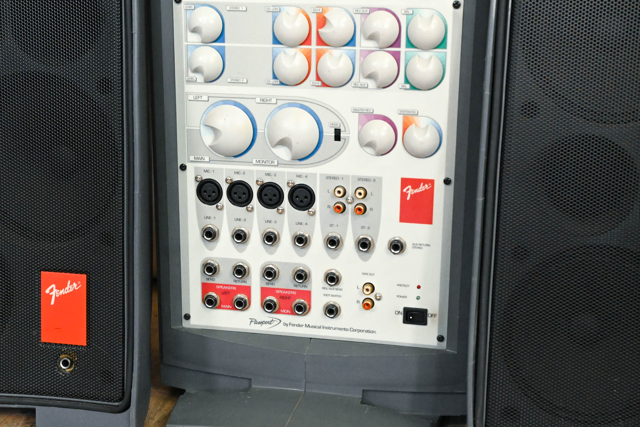 Fender Passport P-250 4-Channel Portable PA System