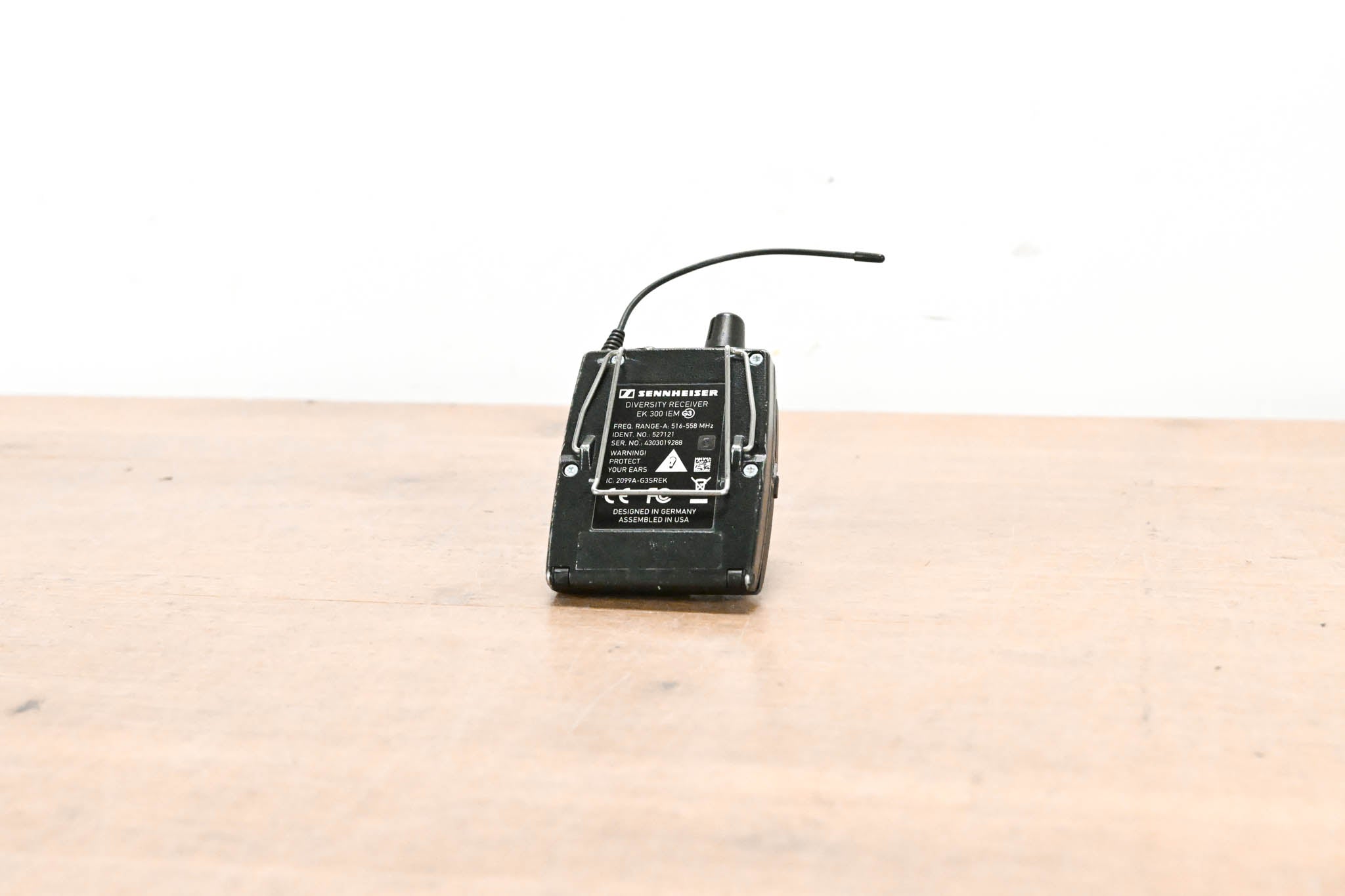 Sennheiser ew 300 IEM G3 Wireless In-Ear Monitoring System - 516-558 MHz