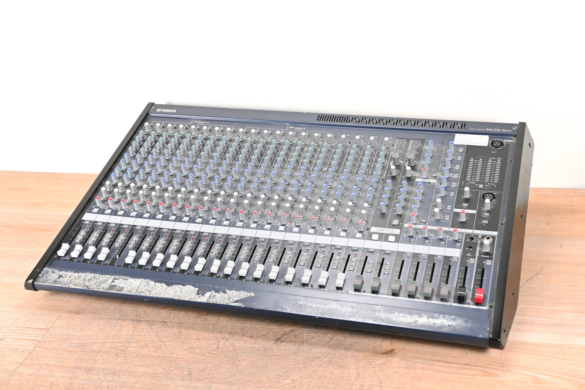 Yamaha MG24/14FX 24-Input 14-Bus Mixing Console with Effects