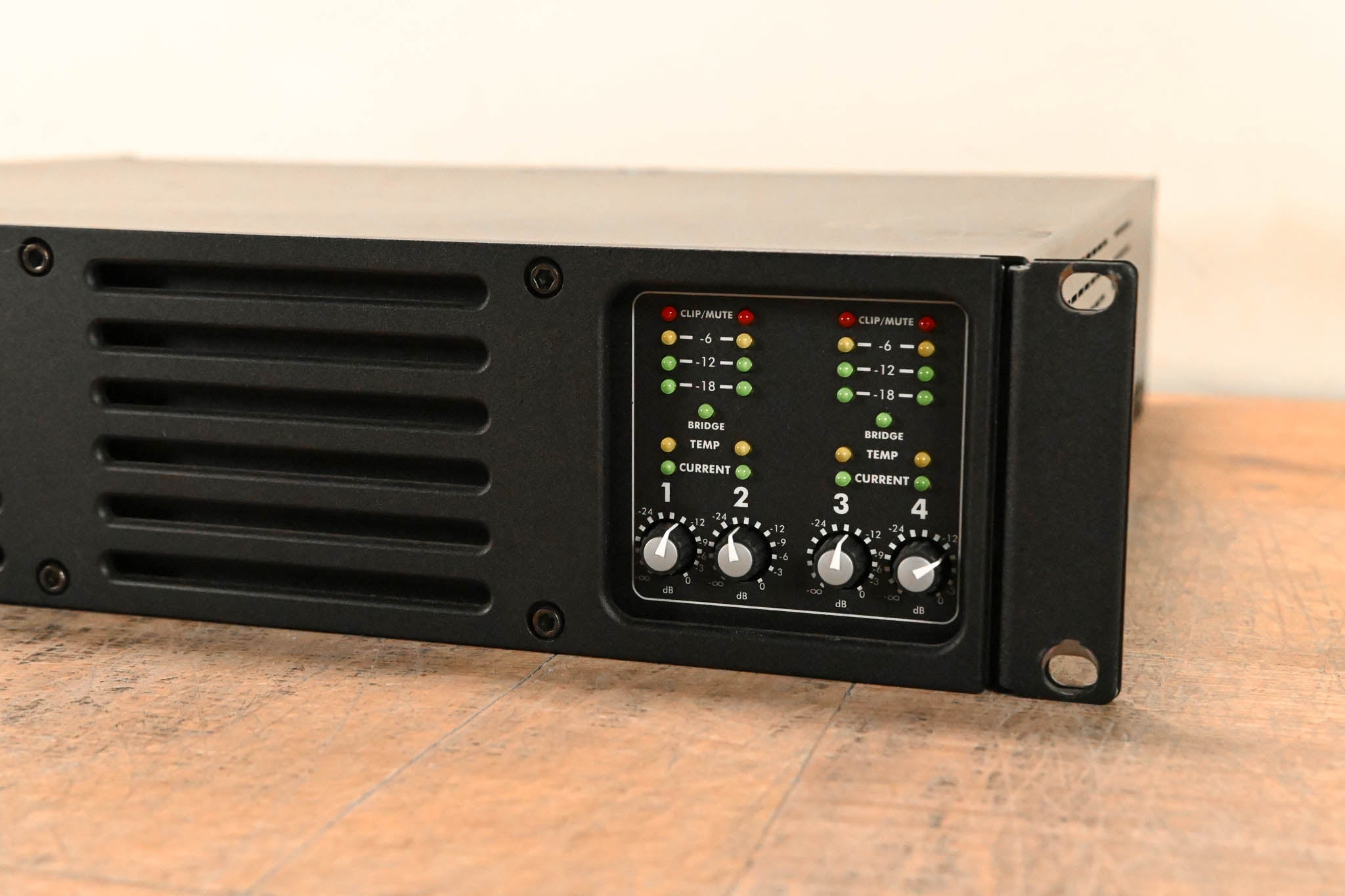 Ashly ne4250pe 4 Channel 250W Network Power Amplifier with DSP