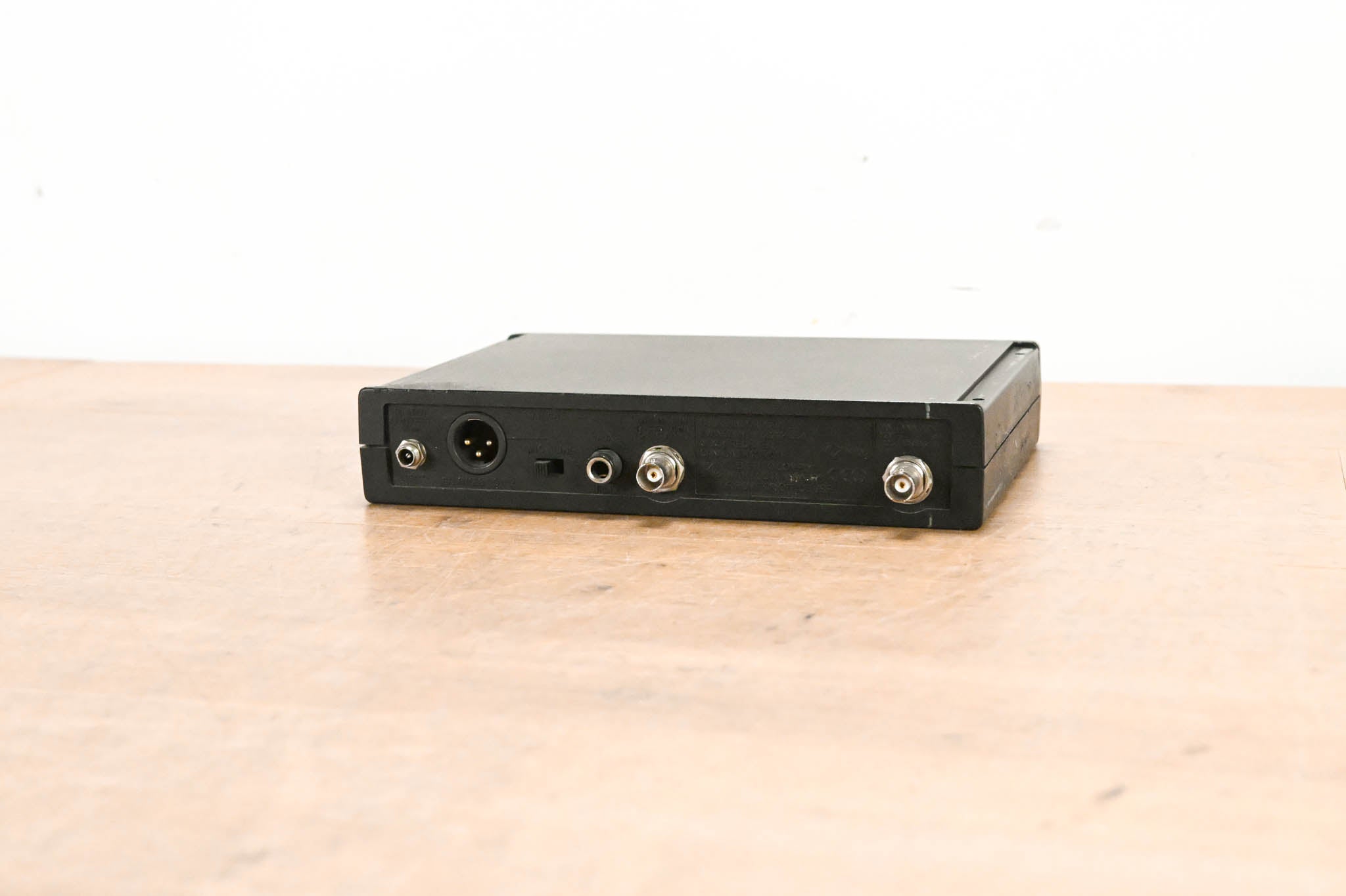 Shure ULXS24/BETA87A-M1 Handheld Wireless System - 662-698 MHz (NO PSU)