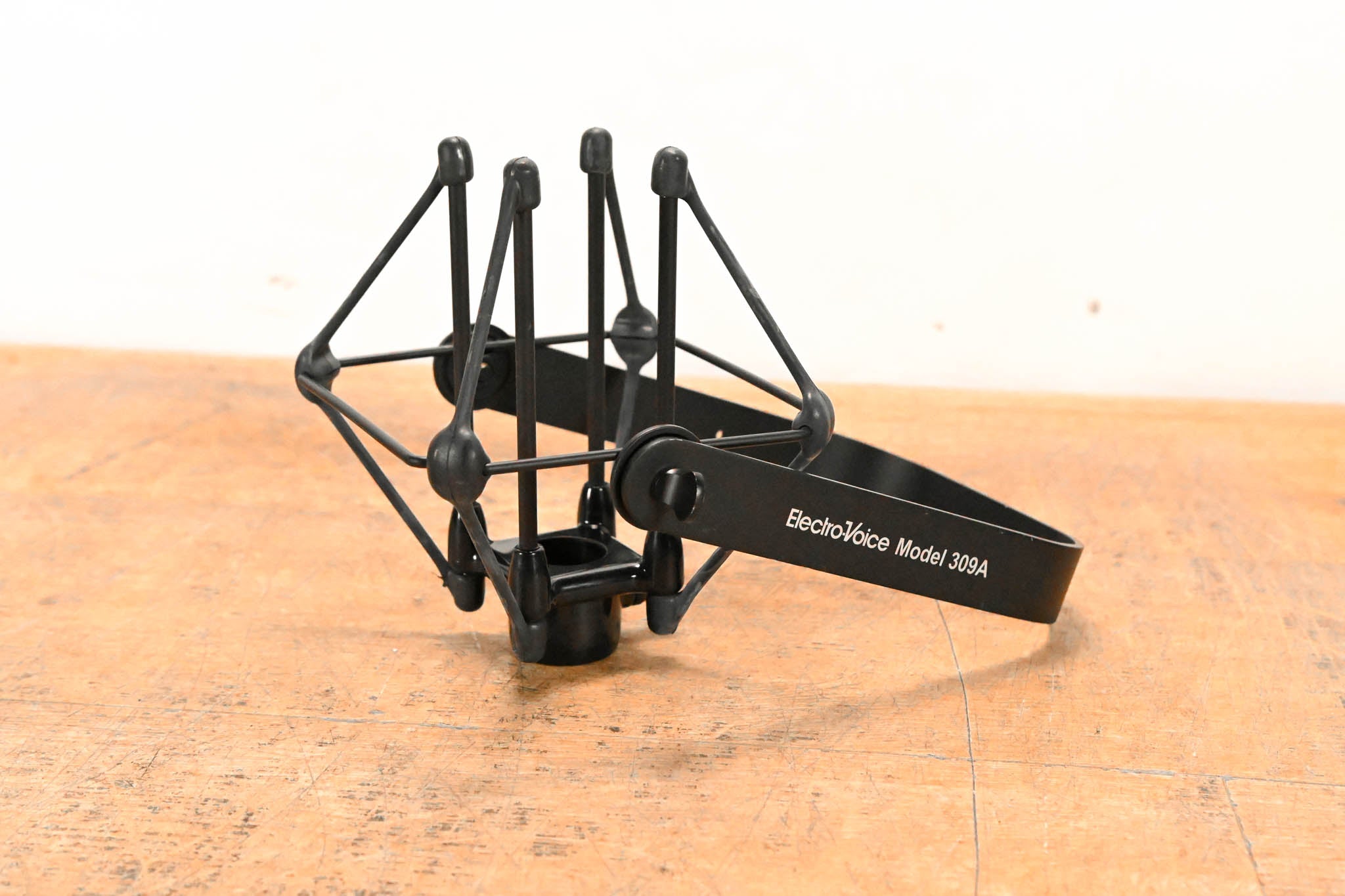 Electro-Voice (EV) 309A Shock Mount