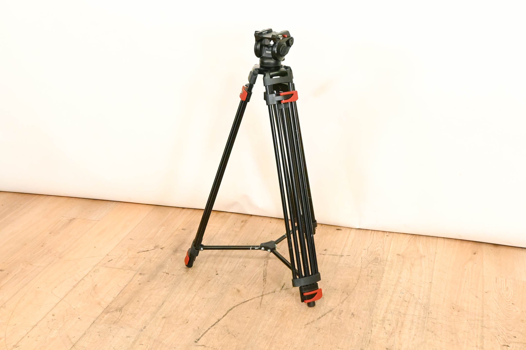 Neewer TP37 74" Video Tripod with Fluid Head