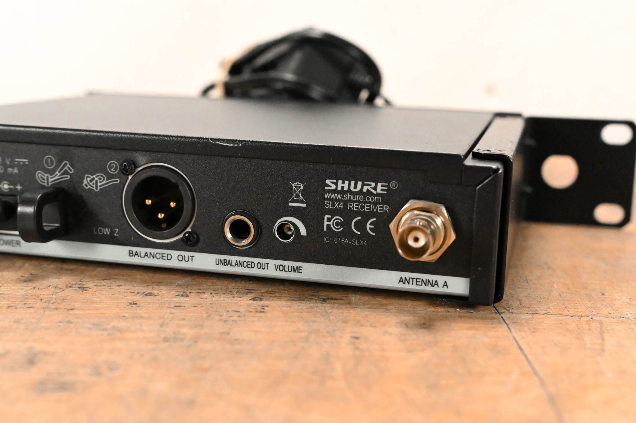 Shure SLX14 Bodypack Wireless System - J3 Band: 572-596 MHz