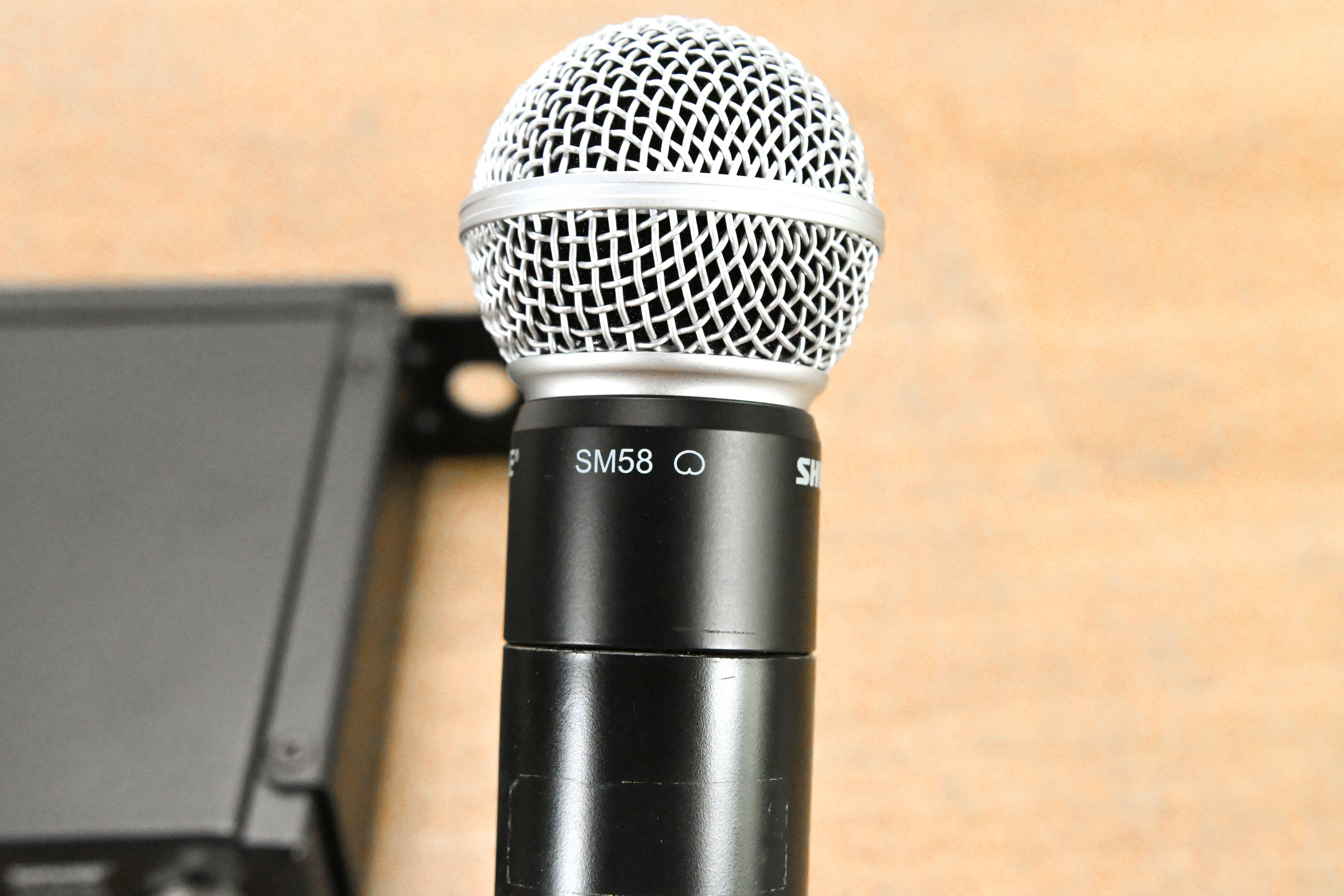 Shure SLX24/SM58 Handheld Microphone System - H19 Band NO POWER SUPPLY