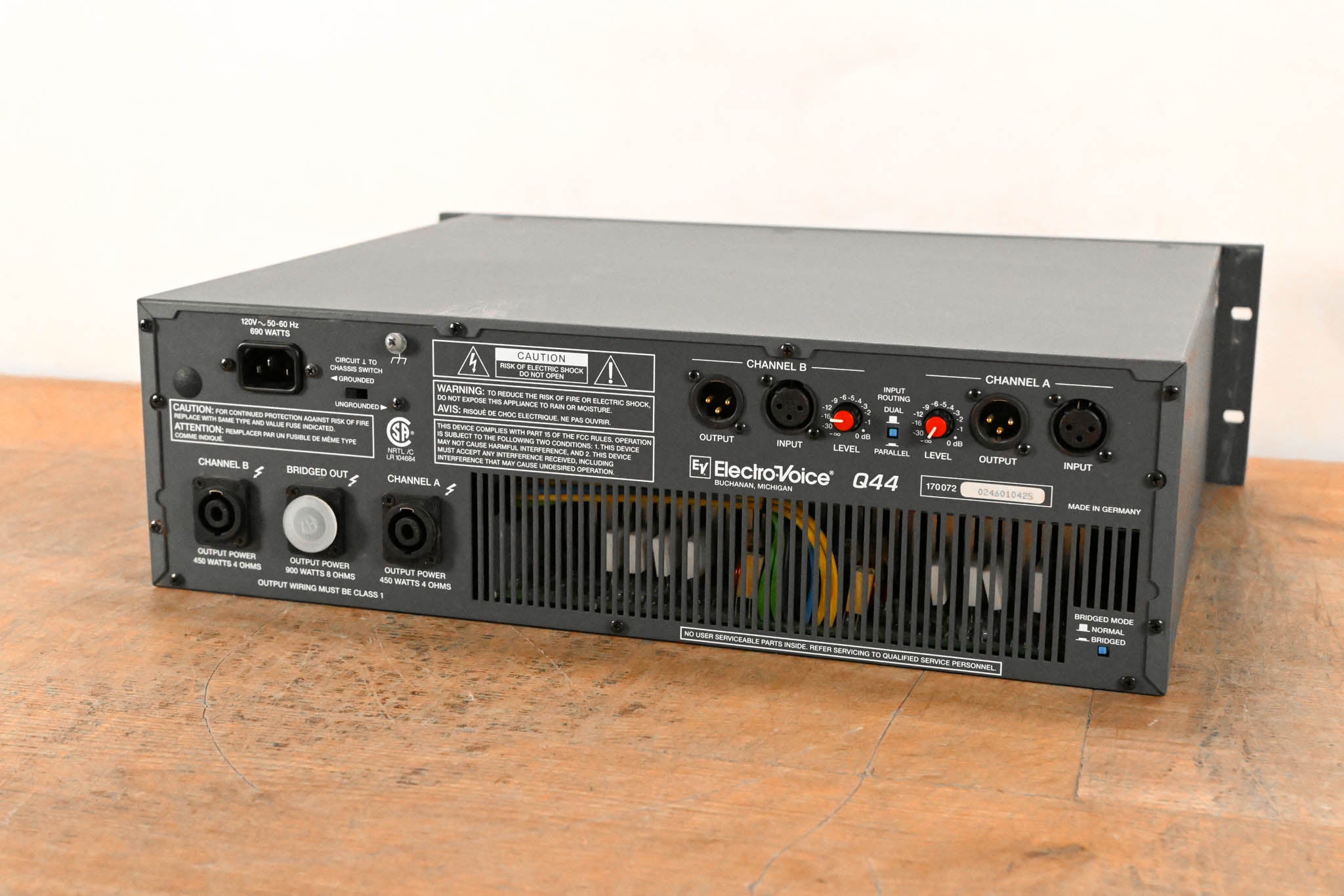 Electro-Voice (EV) Q44 Two-Channel Power Amplifier