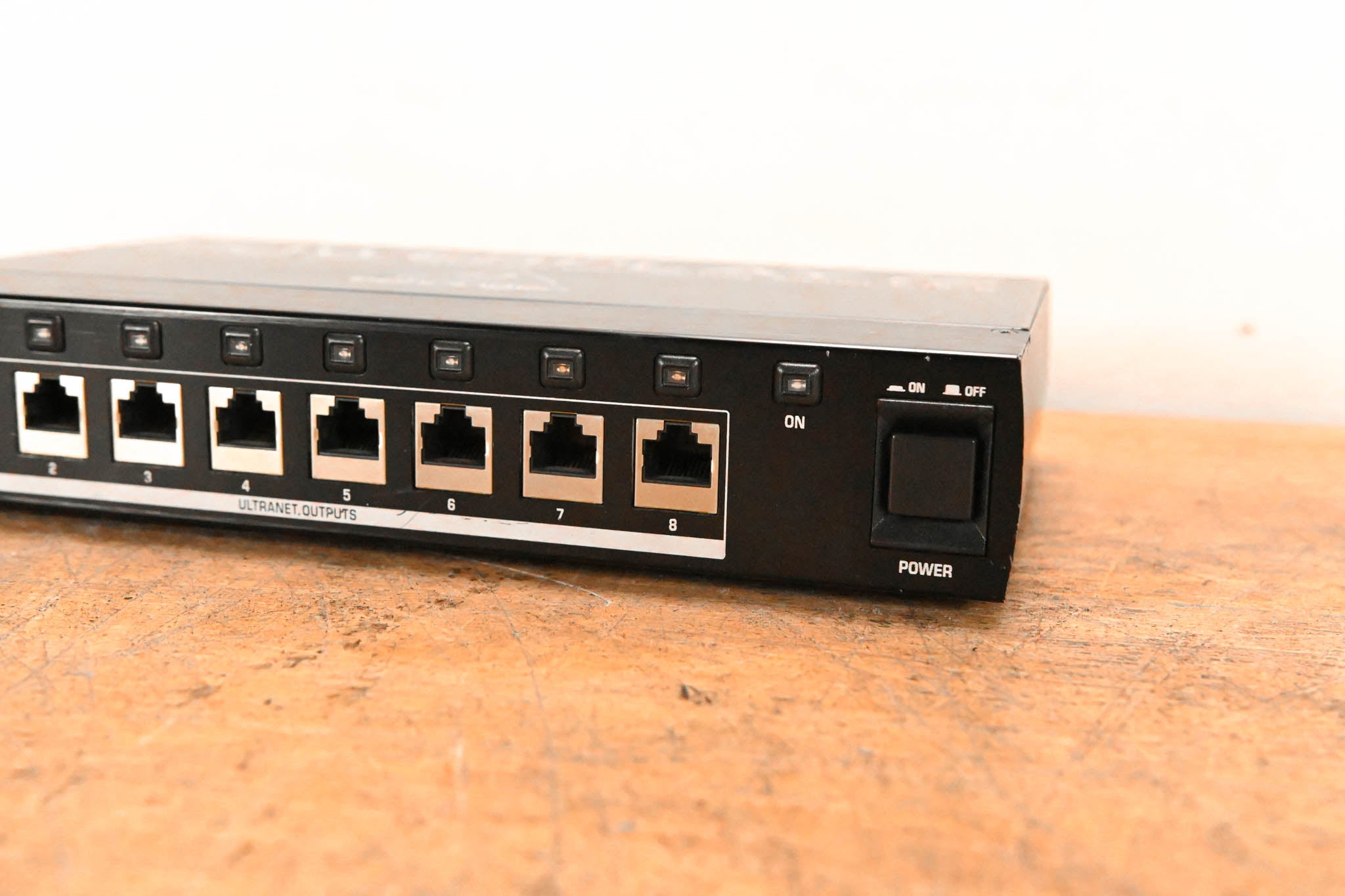 Behringer Powerplay P16-D 16-Channel Distribution Module