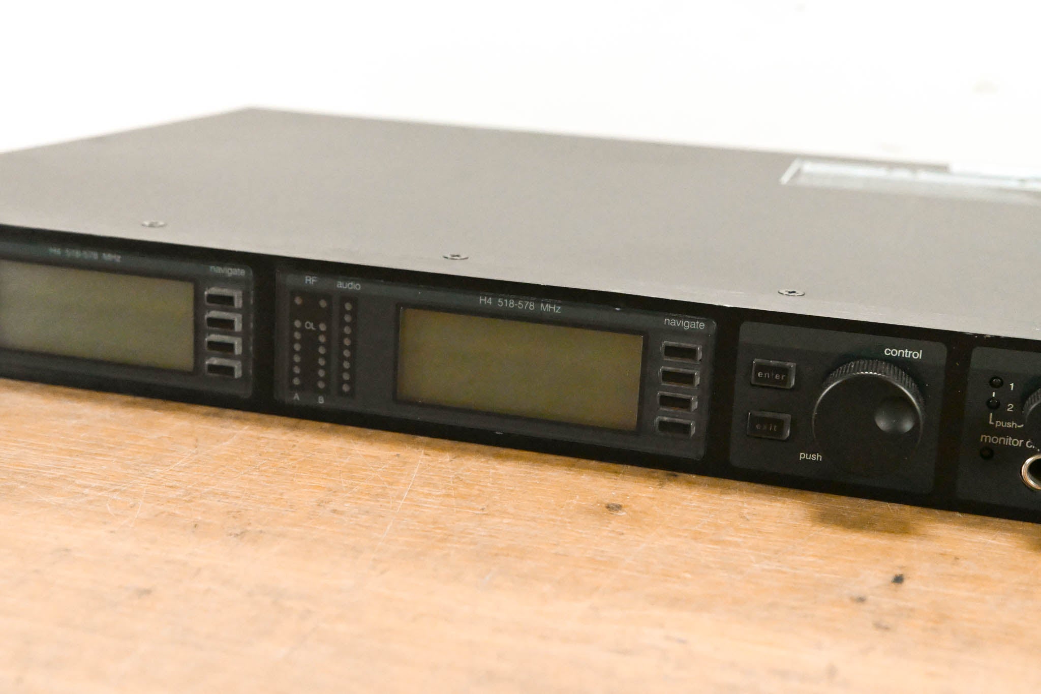 Shure UR4D Dual-Channel UHF Wireless Receiver - H4 Band: 518-578 MHz