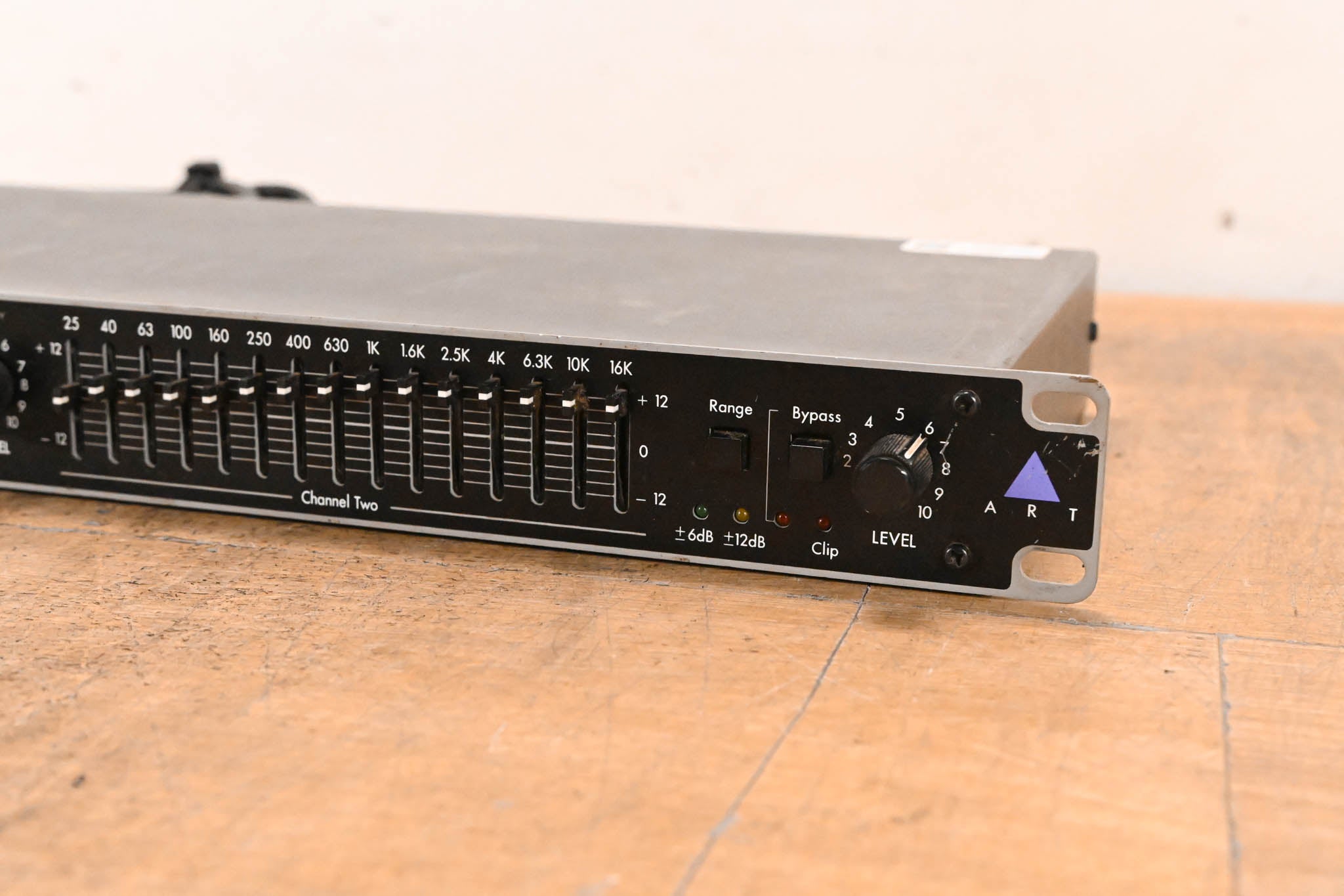 ART 341 Dual-Channel 15-Band 2/3 Octave Graphic Equalizer