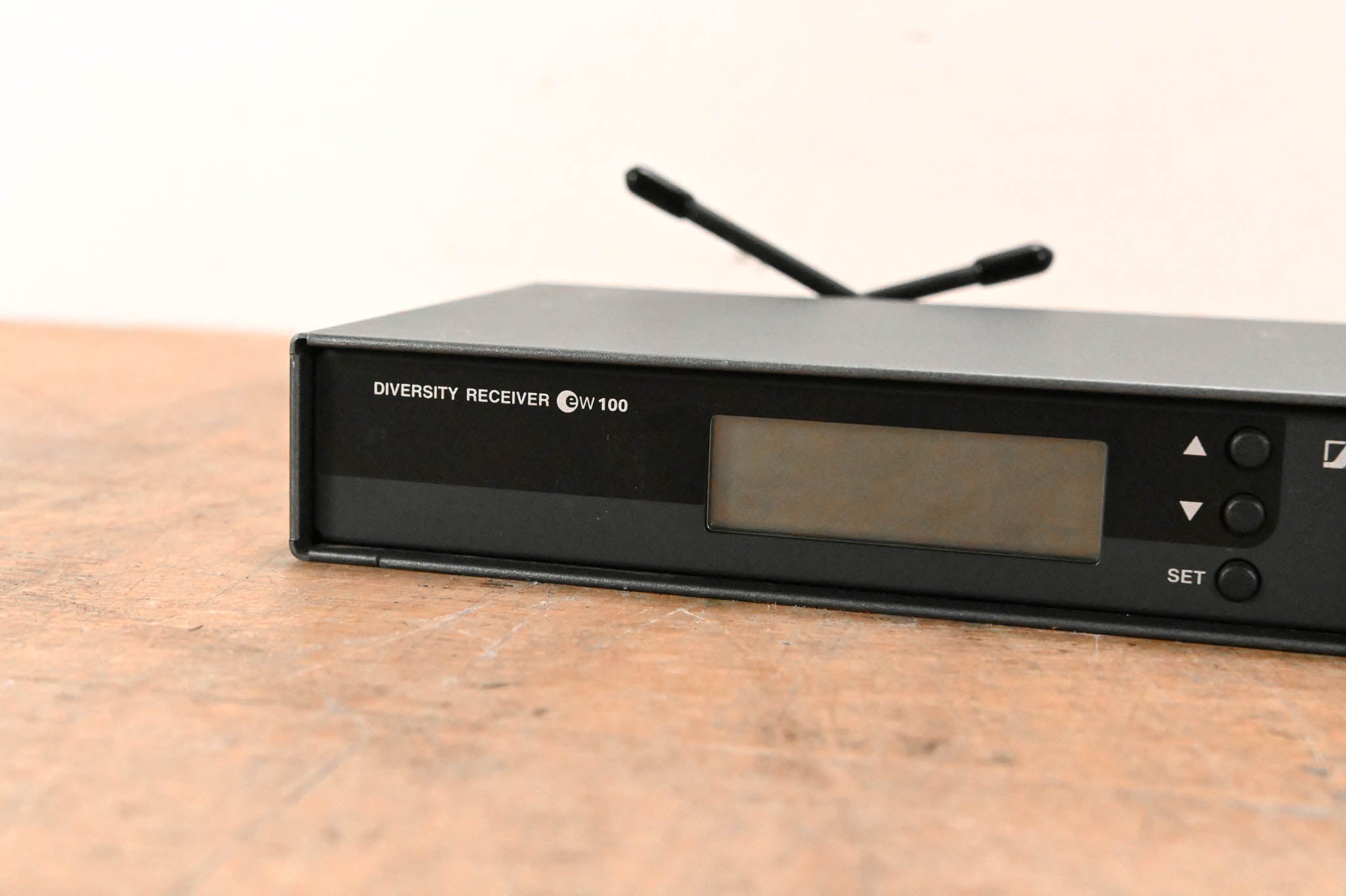 Sennheiser EM 100 Wireless Receiver - 518-550 MHz (NO POWER SUPPLY)