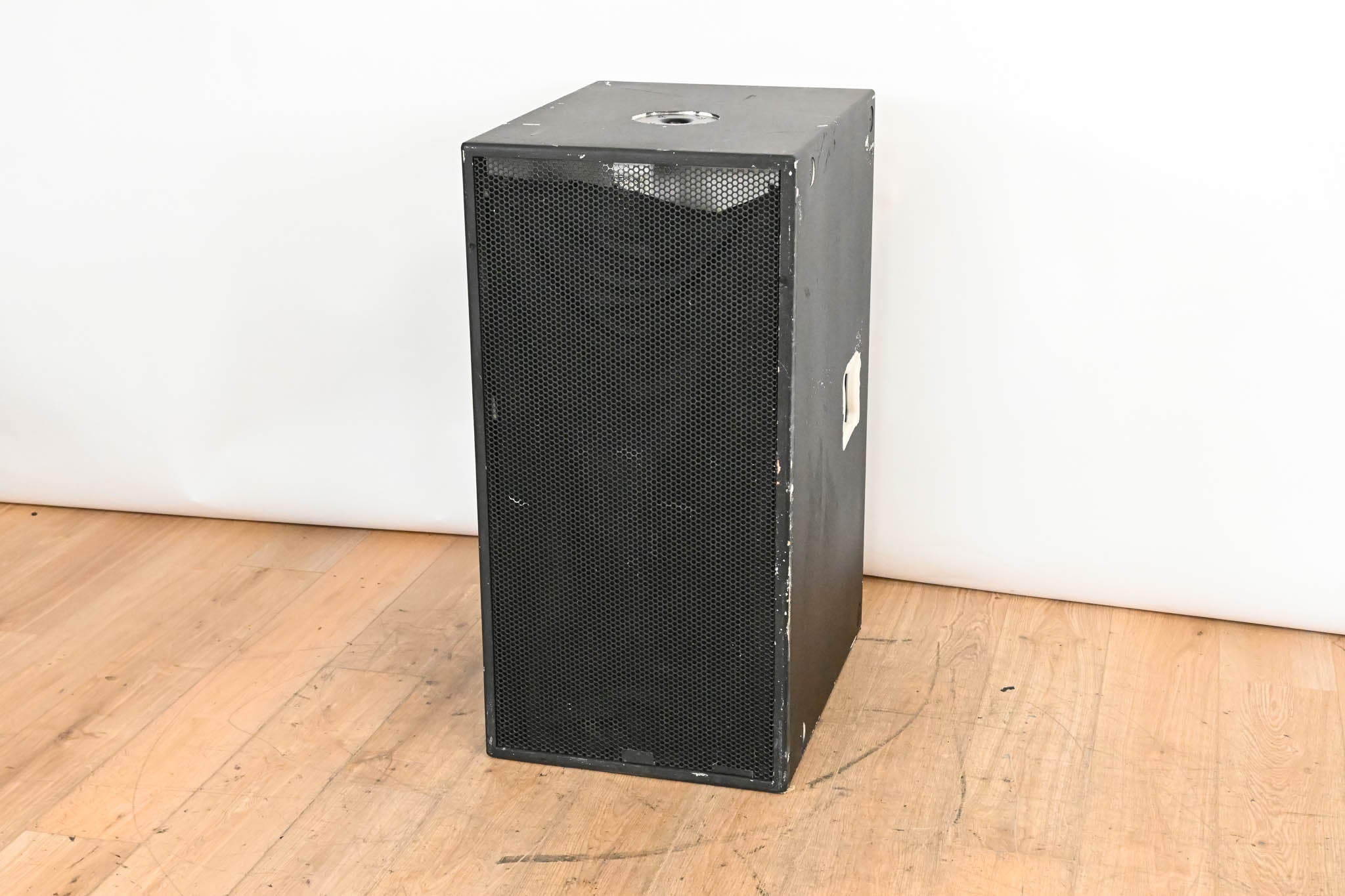 Electro-Voice (EV) QRx-118S 18" 600W Passive Subwoofer