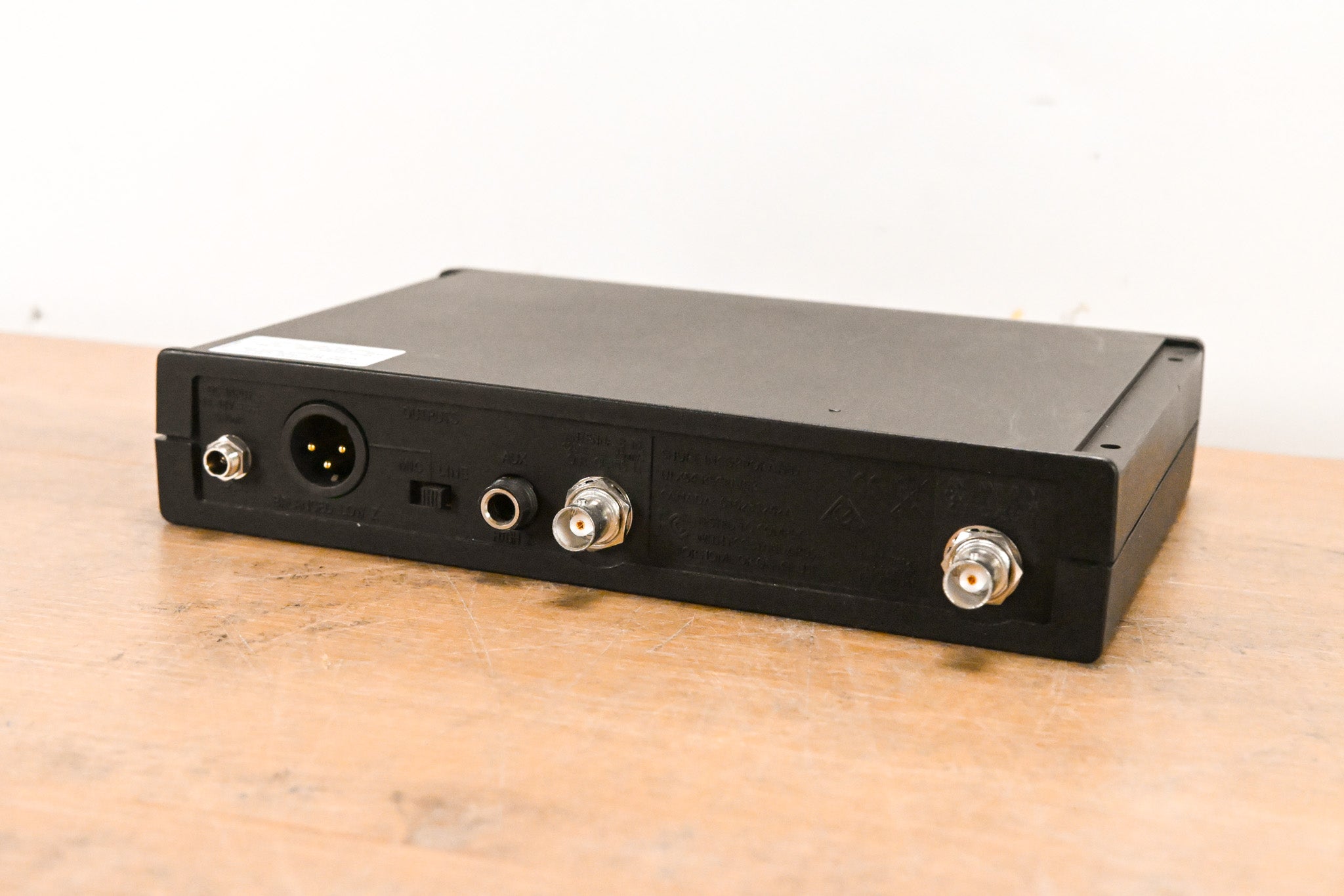 Shure ULXS4 Wireless Receiver - J1 Band: 554-590 MHz (NO POWER SUPPLY)