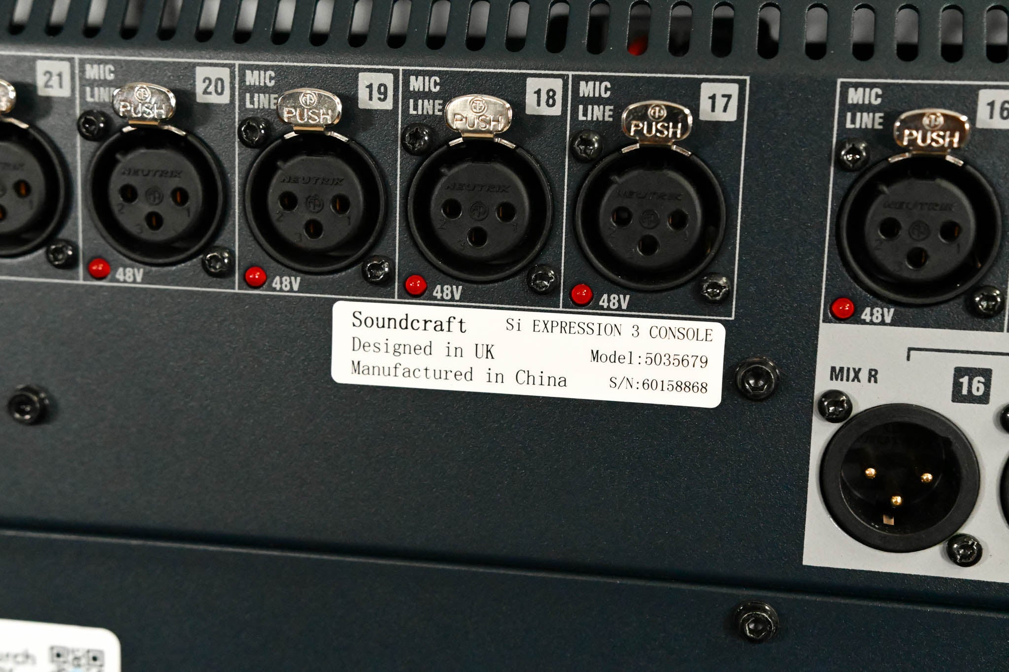 Soundcraft Si Expression 3 32-Channel Digital Mixer