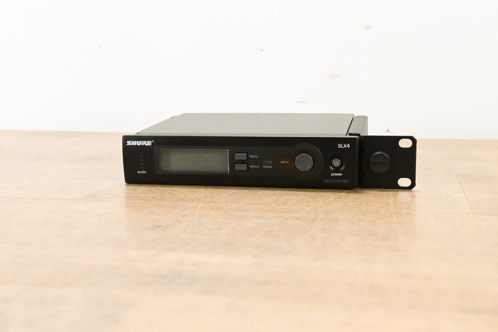 Shure SLX4 Wireless Receiver - G4 Band: 470-494 MHz (NO POWER SUPPLY)