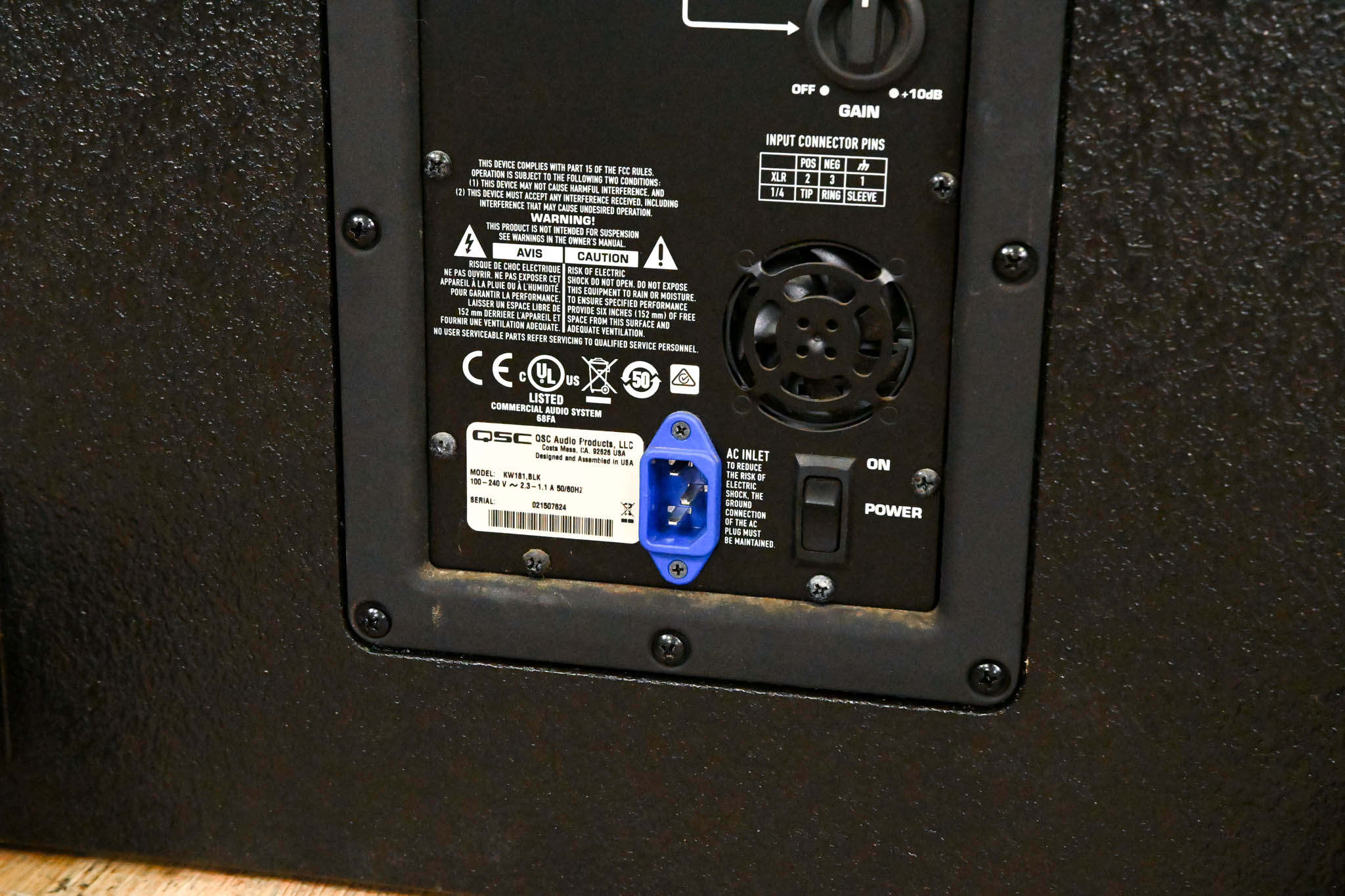 QSC KW181 1000W 18" Powered Subwoofer
