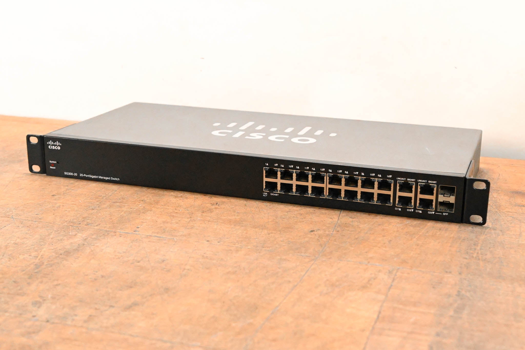 Cisco SG300-20 20-Port Gigabit Managed Switch