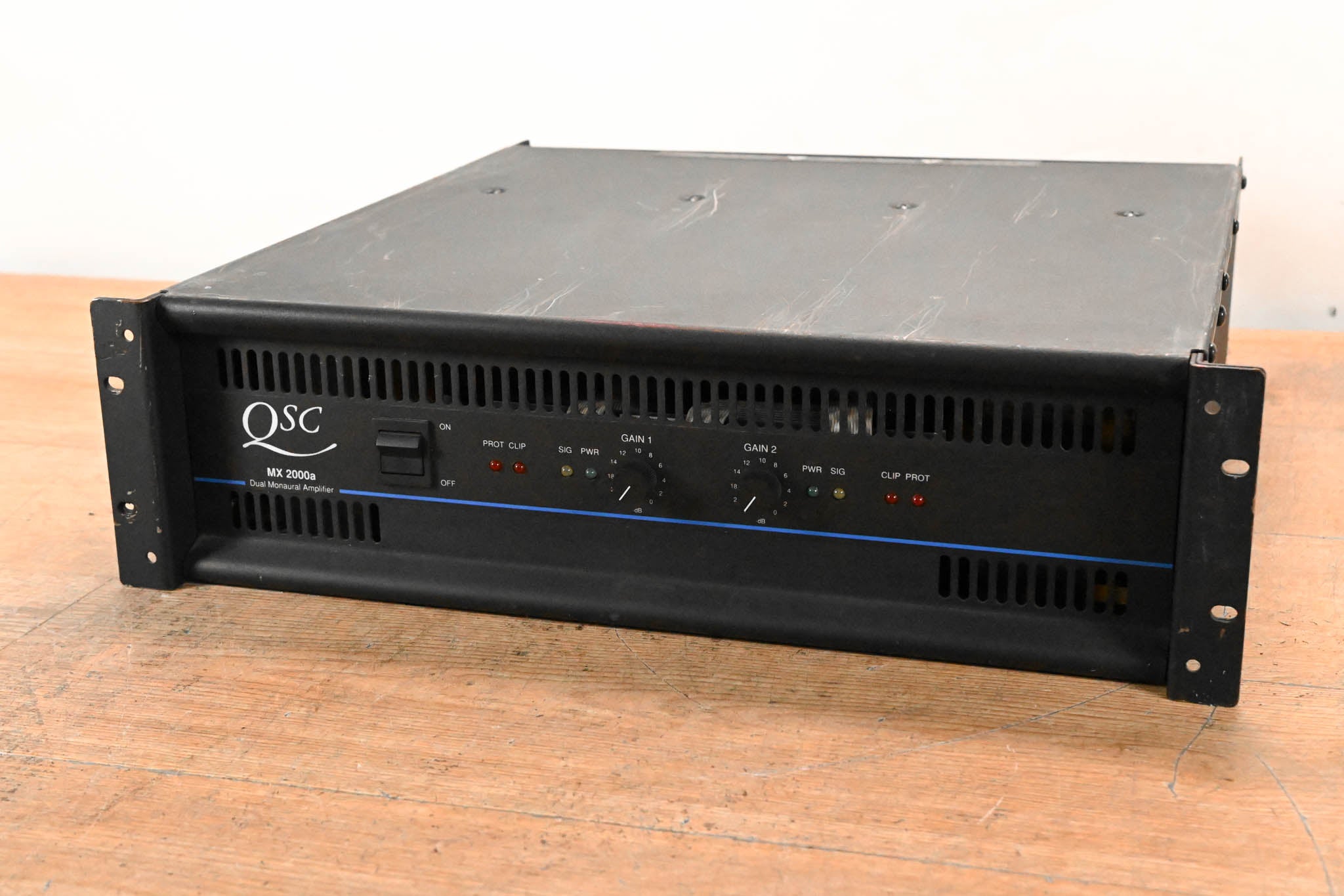QSC MX 2000a Two-Channel Power Amplifier
