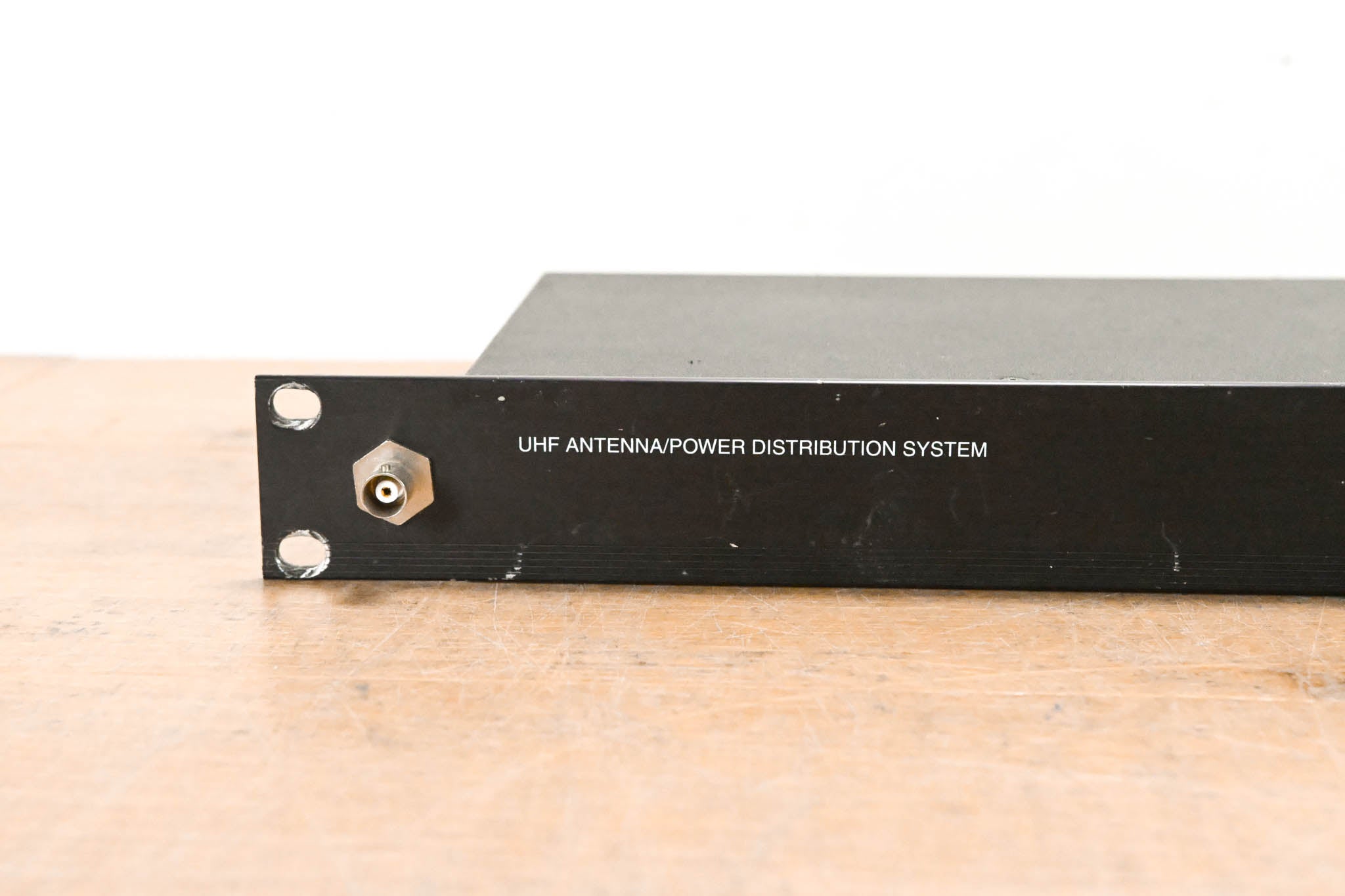 Shure UA844 Antenna Distribution System - 470-900 MHz (NO POWER SUPPLY)