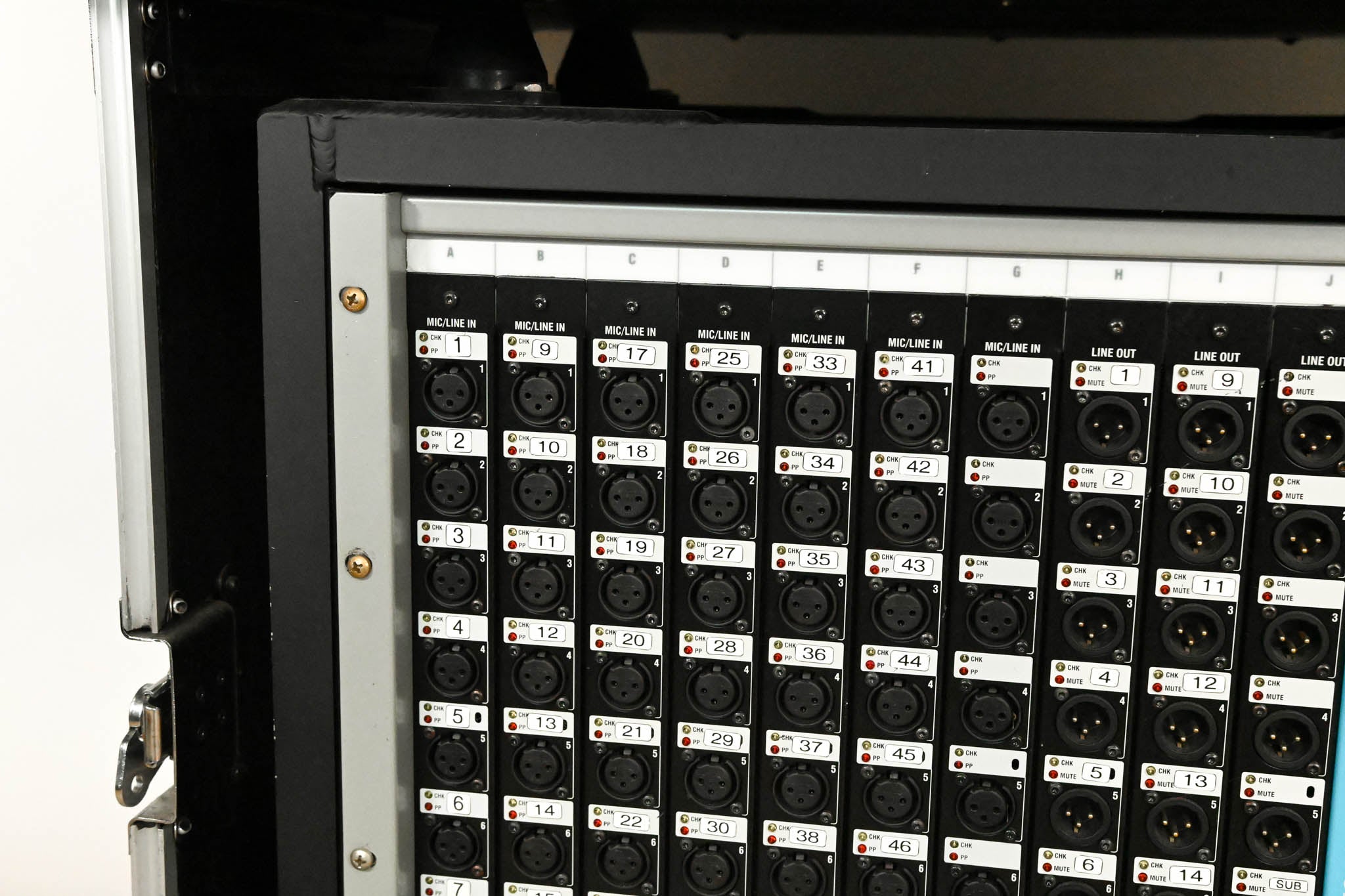 Allen & Heath iLive-144 Digital Mixing Console with iDR-64 Mix Engine