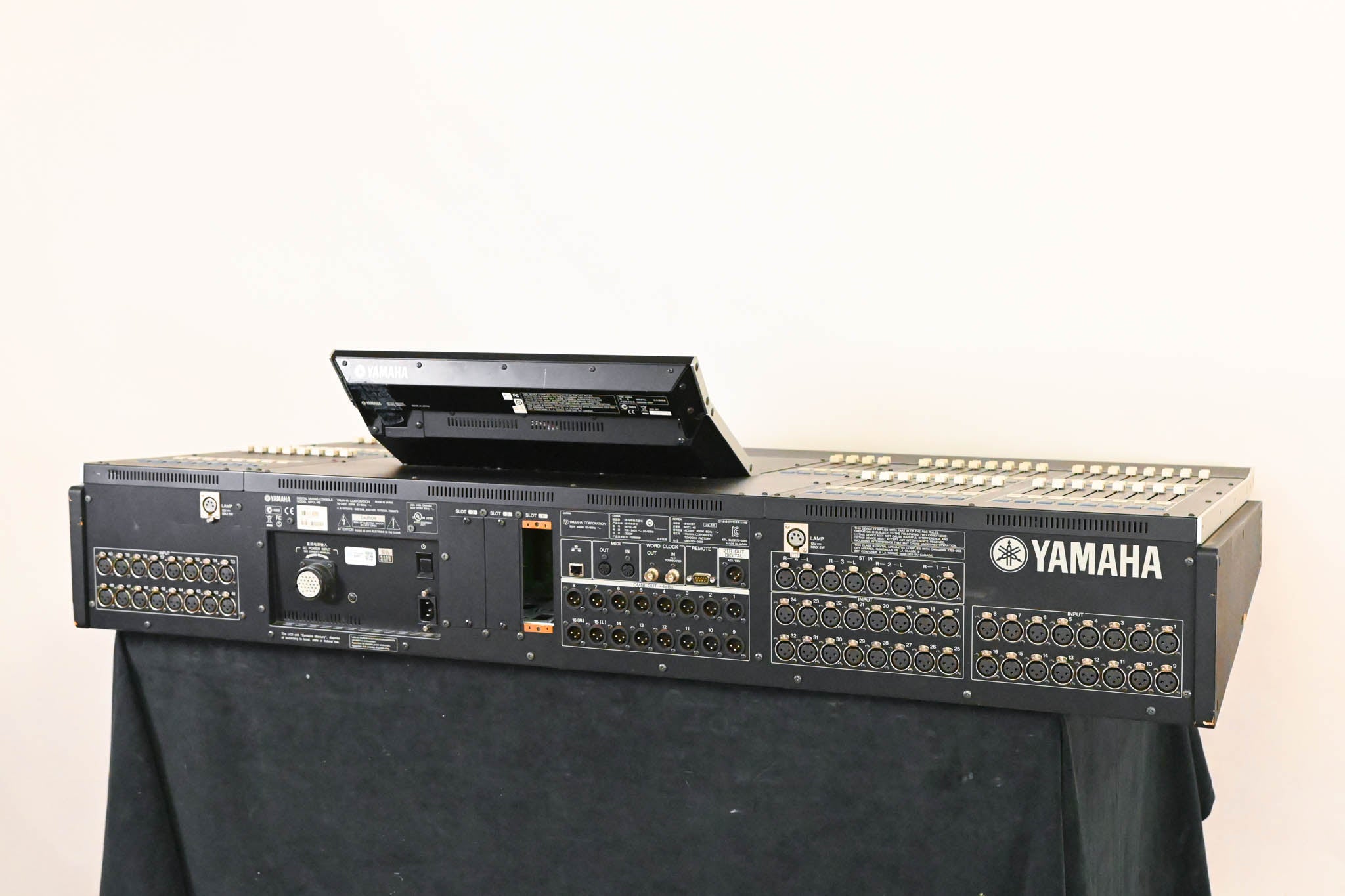 Yamaha M7CL-48 48-Channel Digital Audio Mixing Console