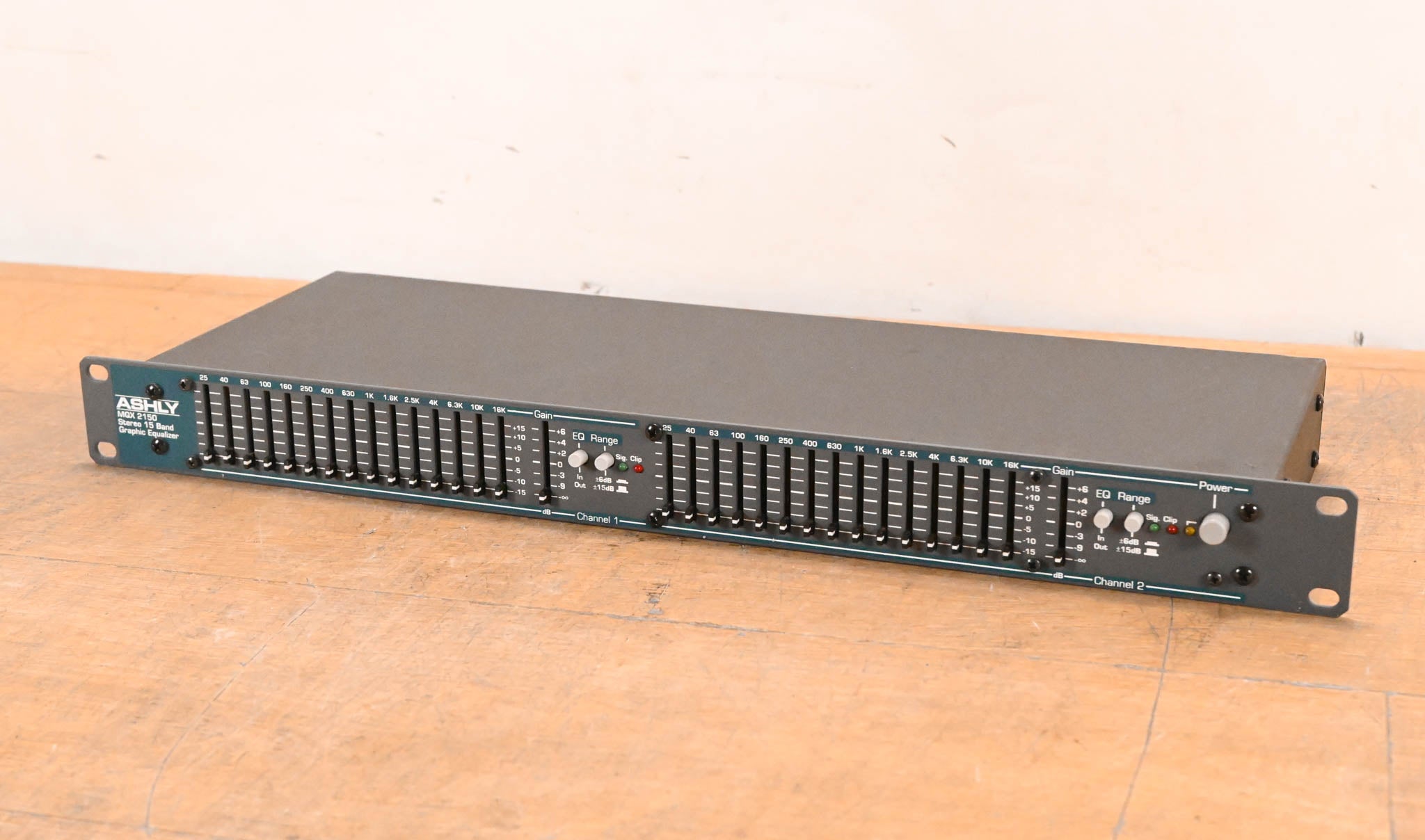 Ashly MQX-2150 Stereo 15-Band Graphic Equalizer