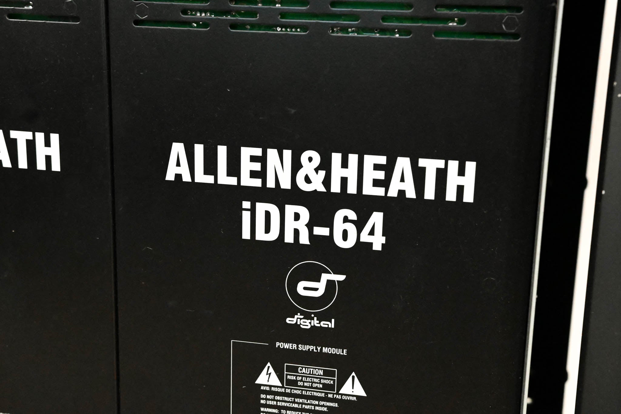 Allen & Heath iLive-144 Digital Mixing Console with iDR-64 Mix Engine
