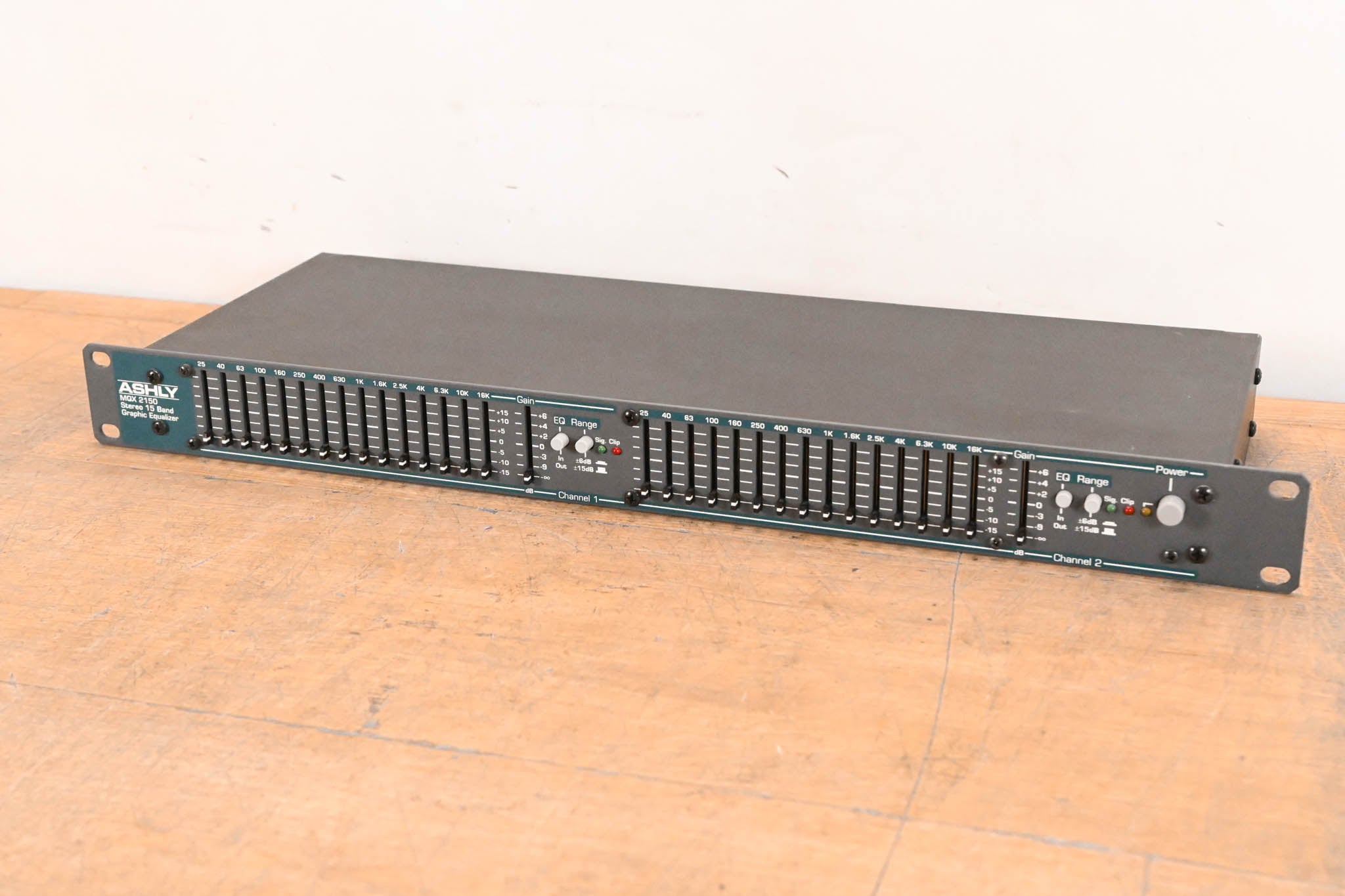Ashly MQX-2150 Stereo 15-Band Graphic Equalizer
