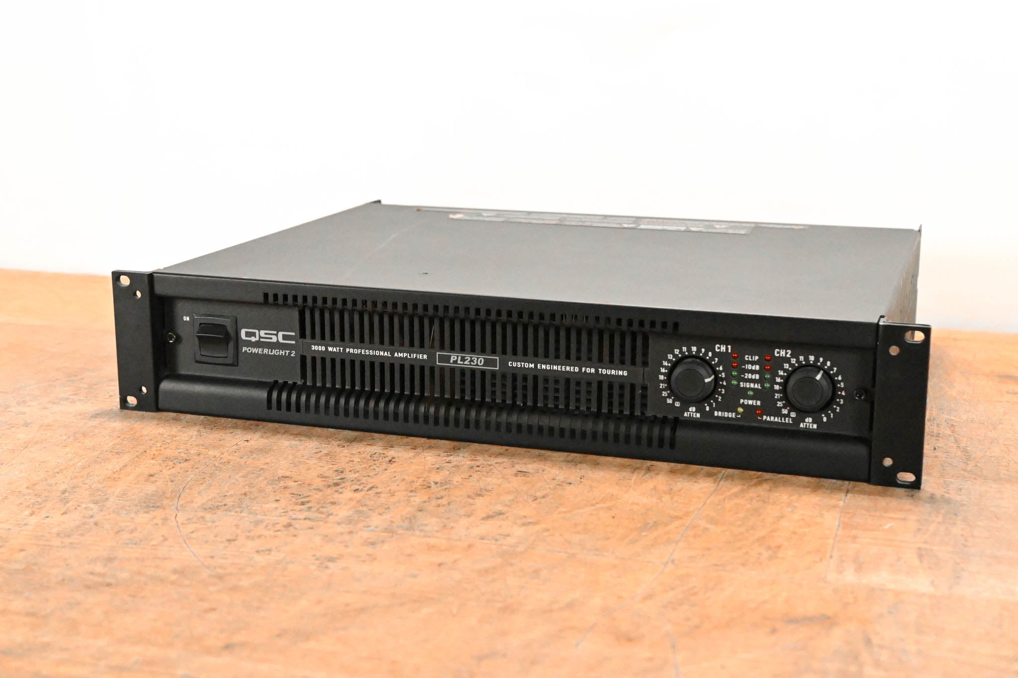 QSC PL230 PowerLight 2 Series 2-Channel 1500W Power Amplifier