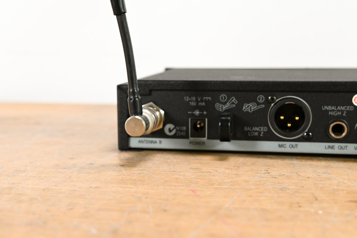 Shure SLX14 Bodypack Wireless System - J3 Band (NO POWER SUPPLY)