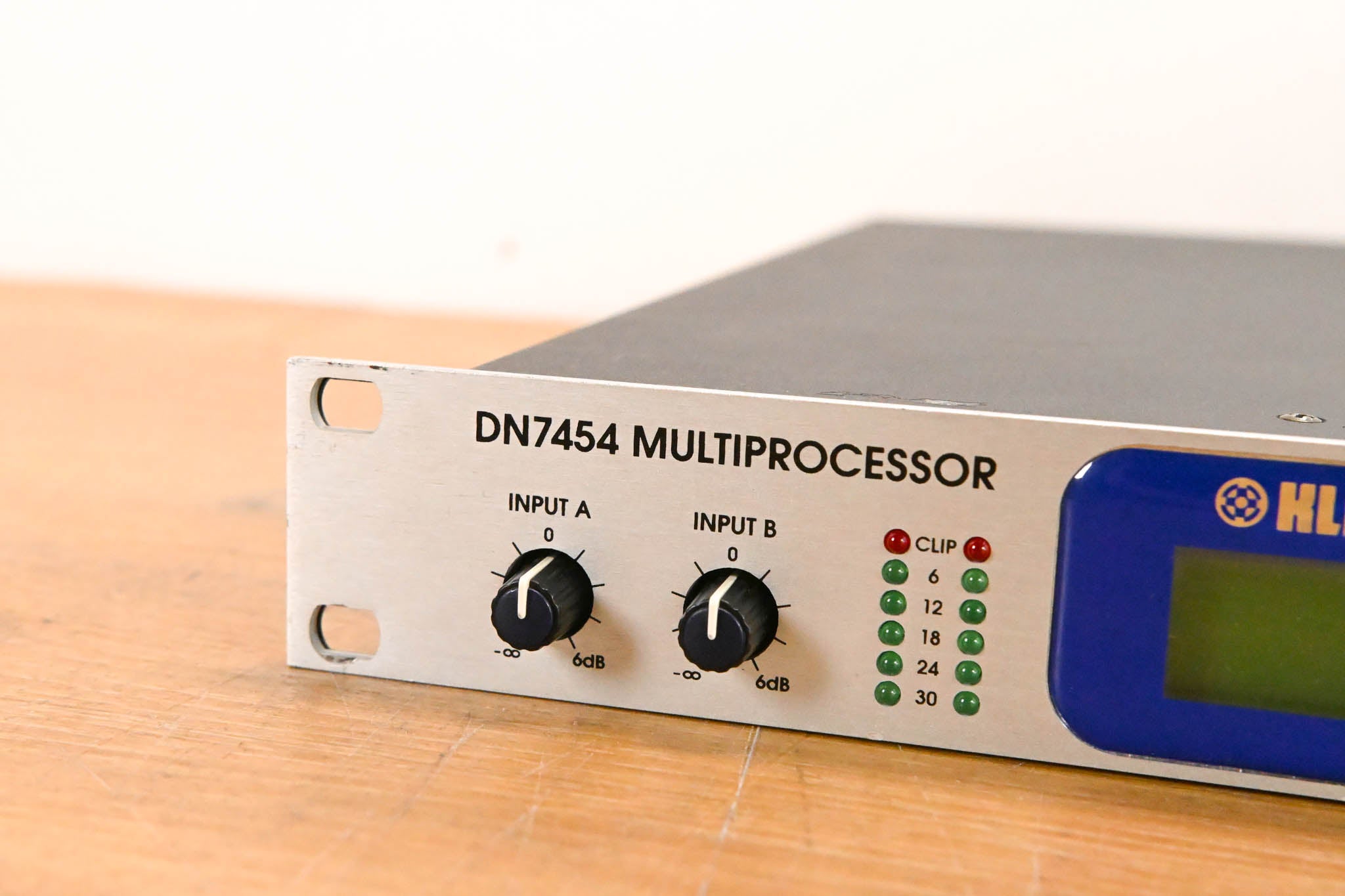Klark Teknik DN7454 2-input / 4-output Delay with EQ and Dynamics