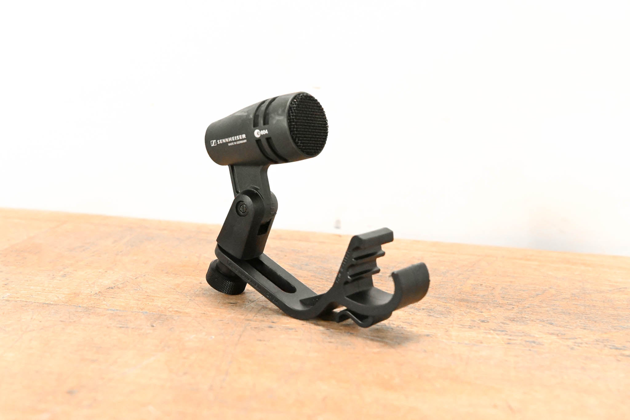 Sennheiser e 604 Dynamic Cardioid Instrument Microphone
